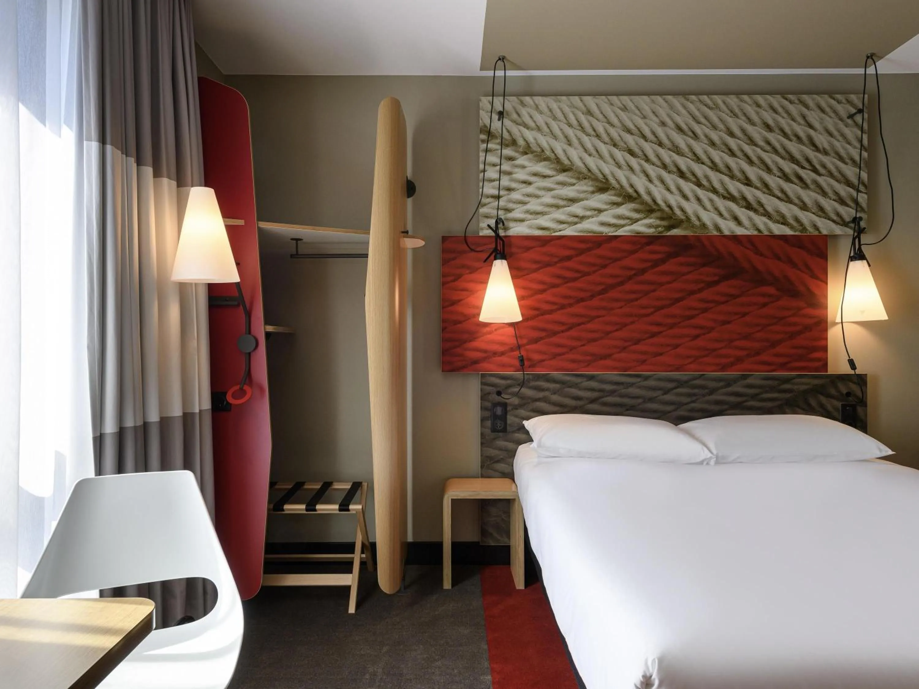 Bedroom, Bed in ibis Regensburg Zentrum