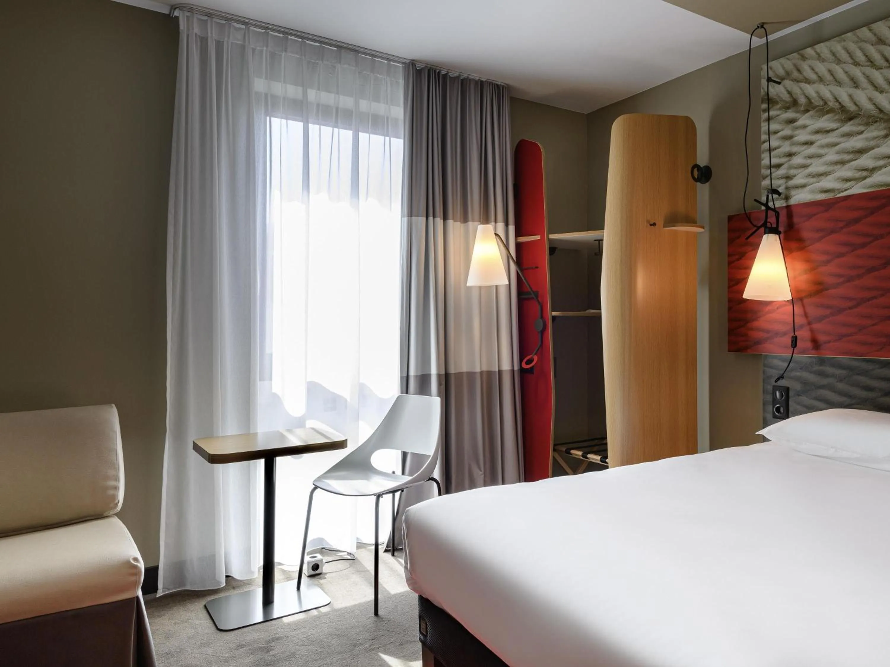 Bedroom, Bed in ibis Regensburg Zentrum