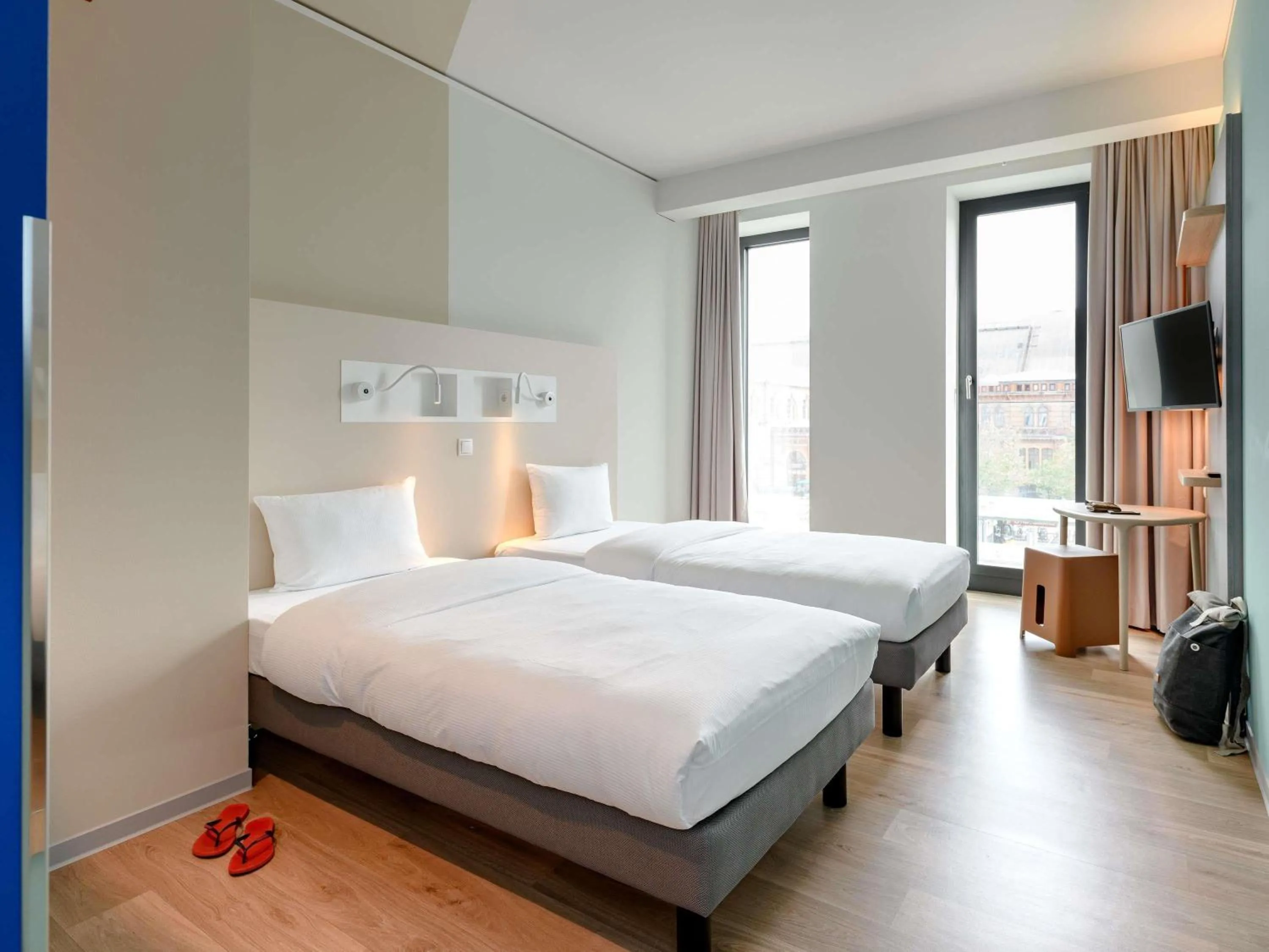Property building, Bed in ibis budget Bremen City Center