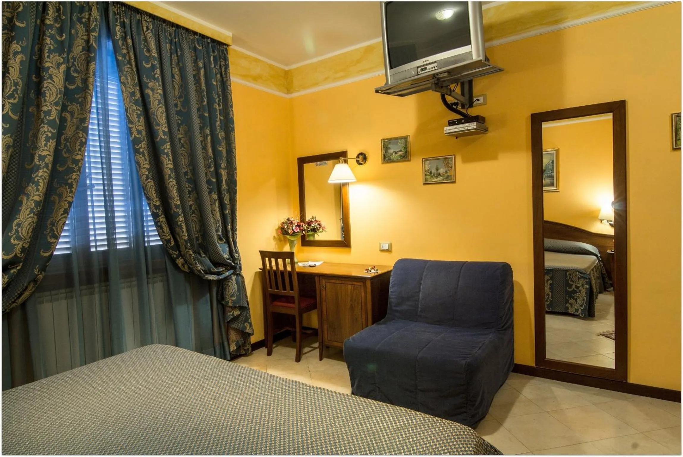 Living room, Bed in B&B Degli Amici