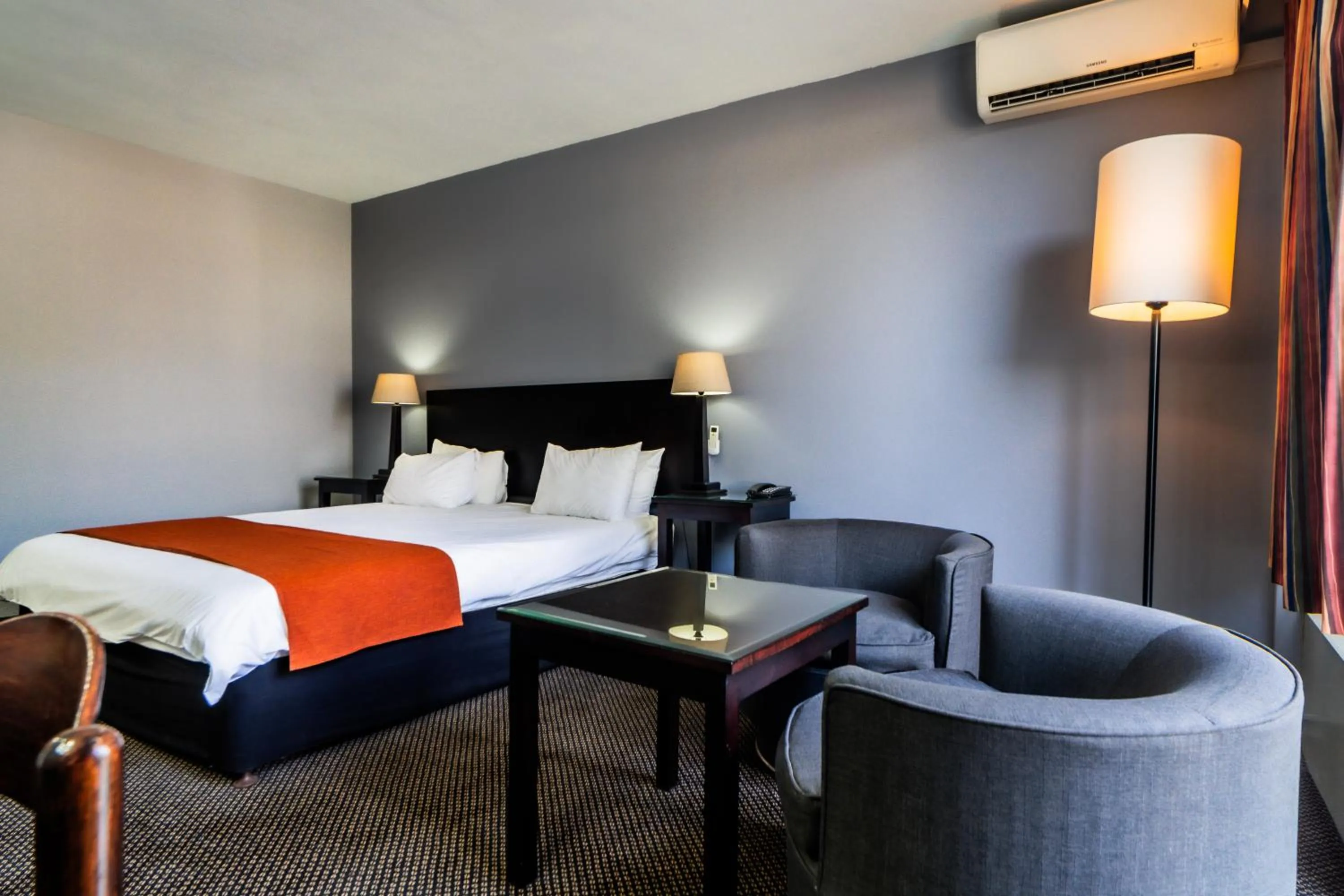 Photo of the whole room, Bed in African Sky Ermelo Inn