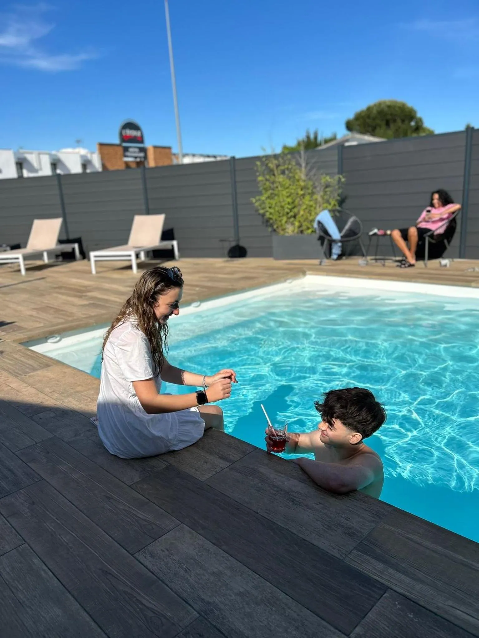 Swimming pool in Kyriad Carcassonne - Aéroport