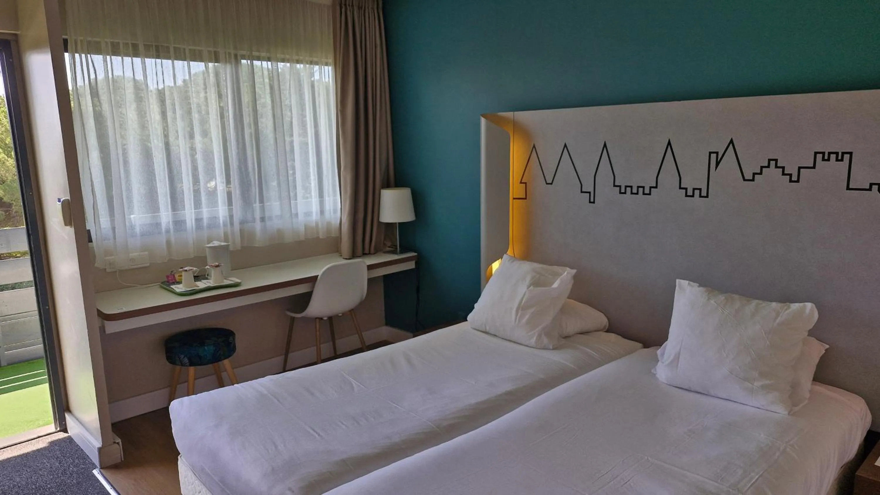 Bedroom, Bed in Kyriad Carcassonne - Aéroport