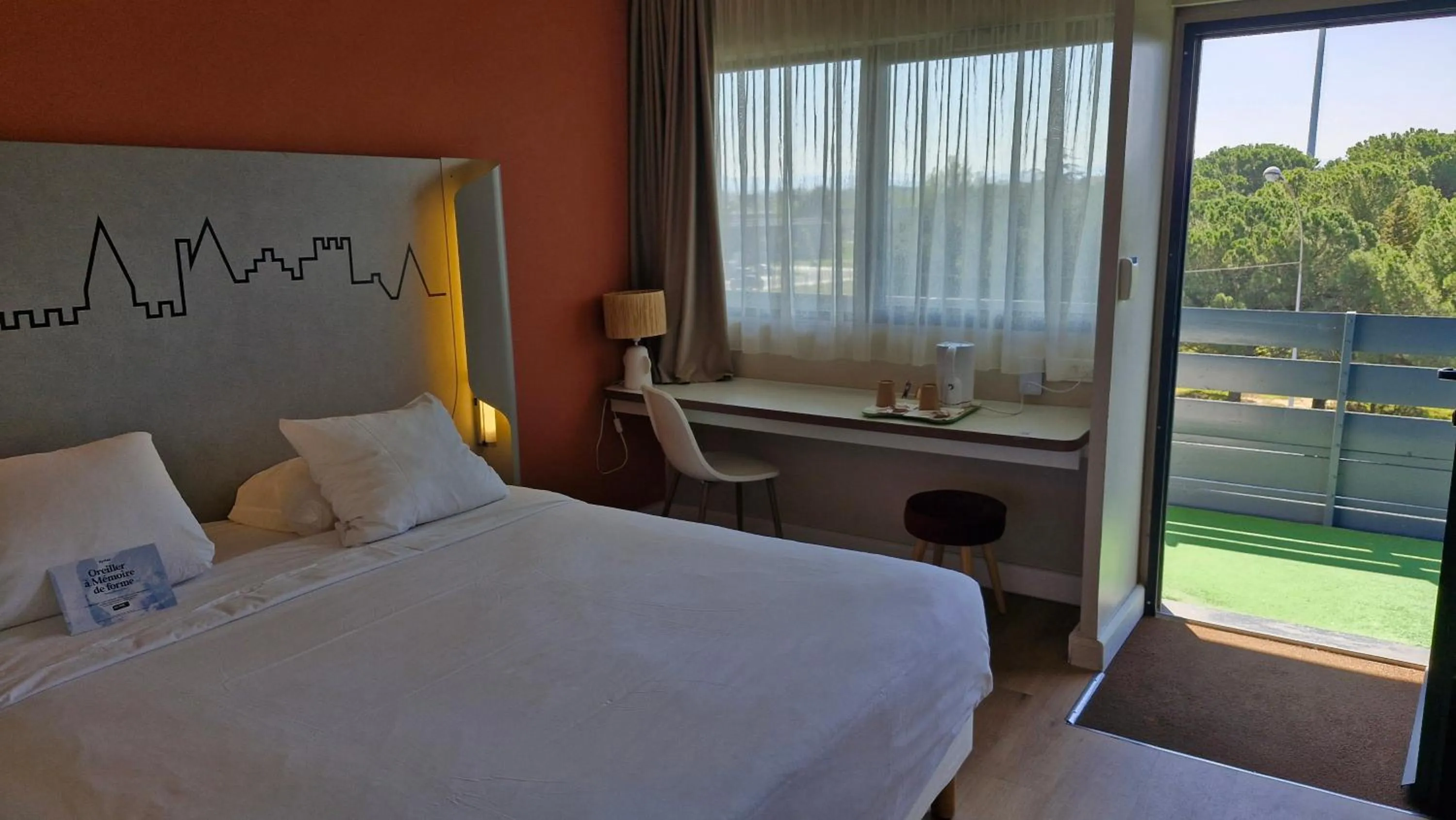 Bedroom, Bed in Kyriad Carcassonne - Aéroport