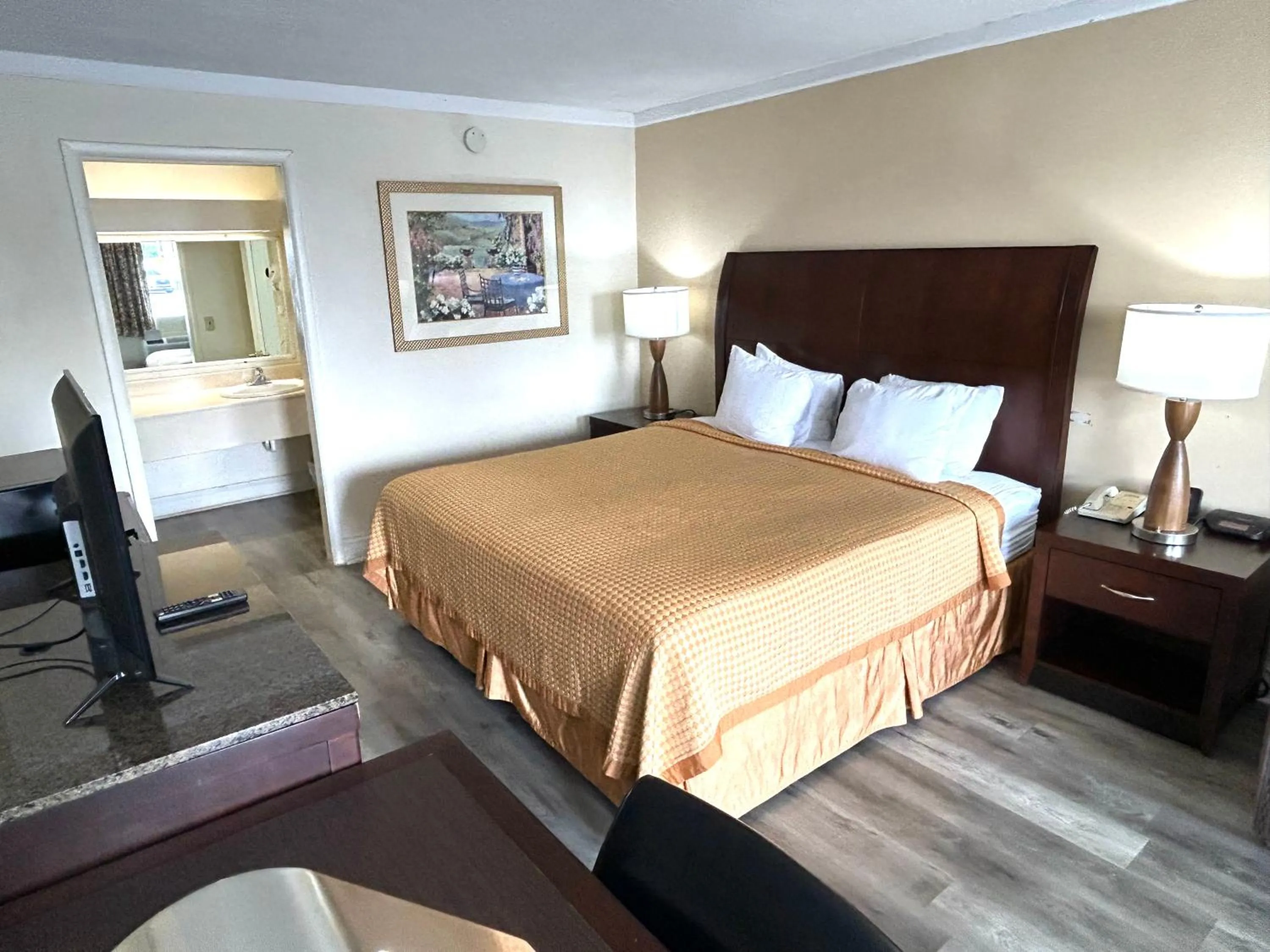 Bed in Relax Inn Perry National Fairgrounds Area I-75