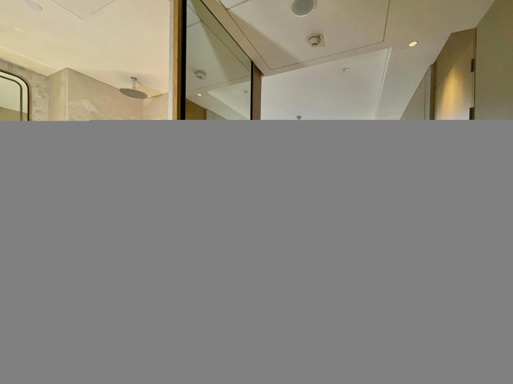 Photo of the whole room in Crowne Plaza Huzhou by IHG