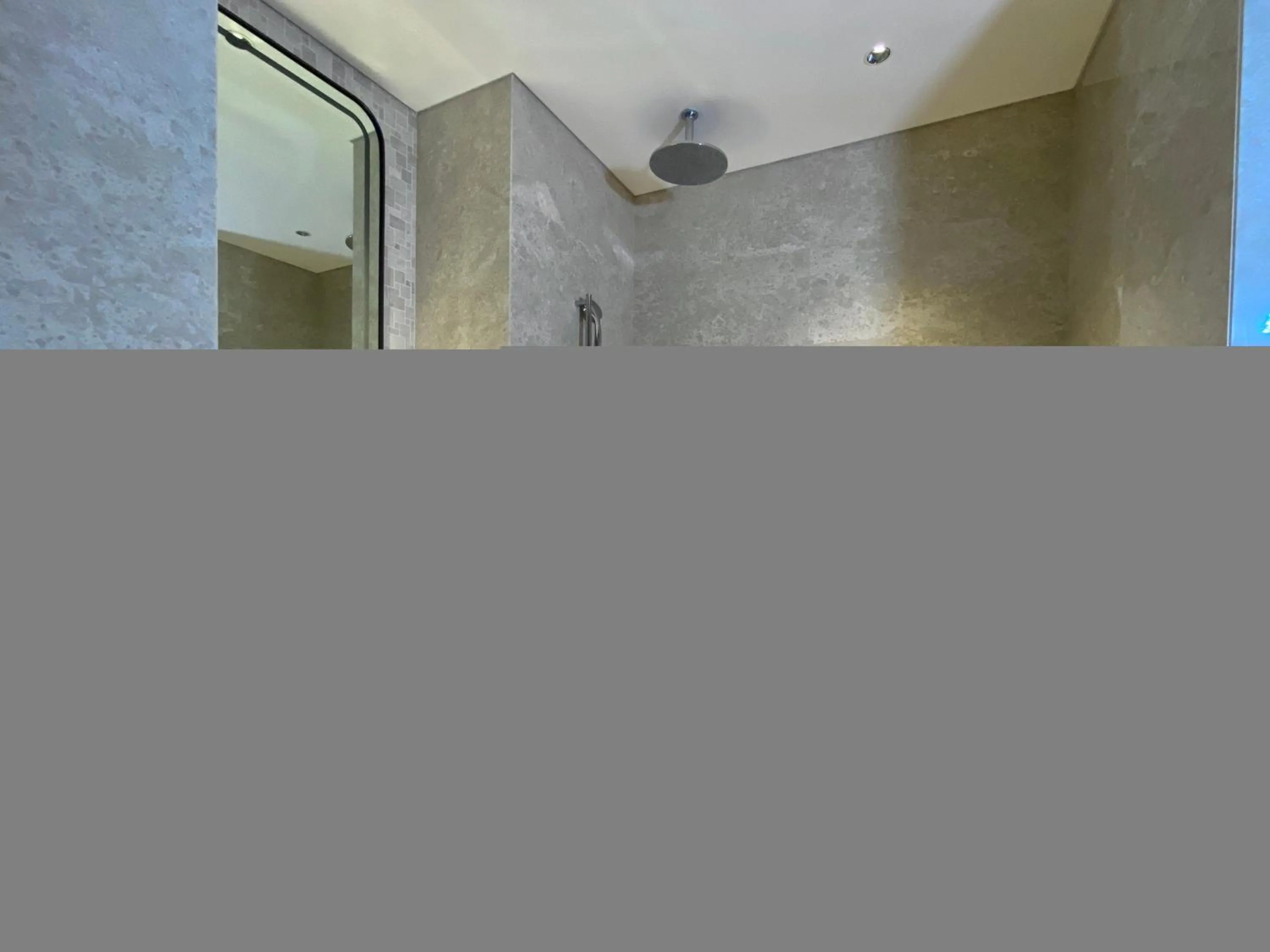 Photo of the whole room in Crowne Plaza Huzhou by IHG