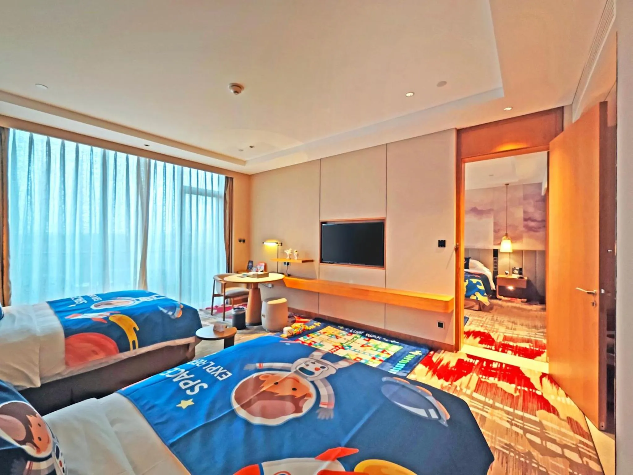 Photo of the whole room, Bed in Crowne Plaza Huzhou by IHG