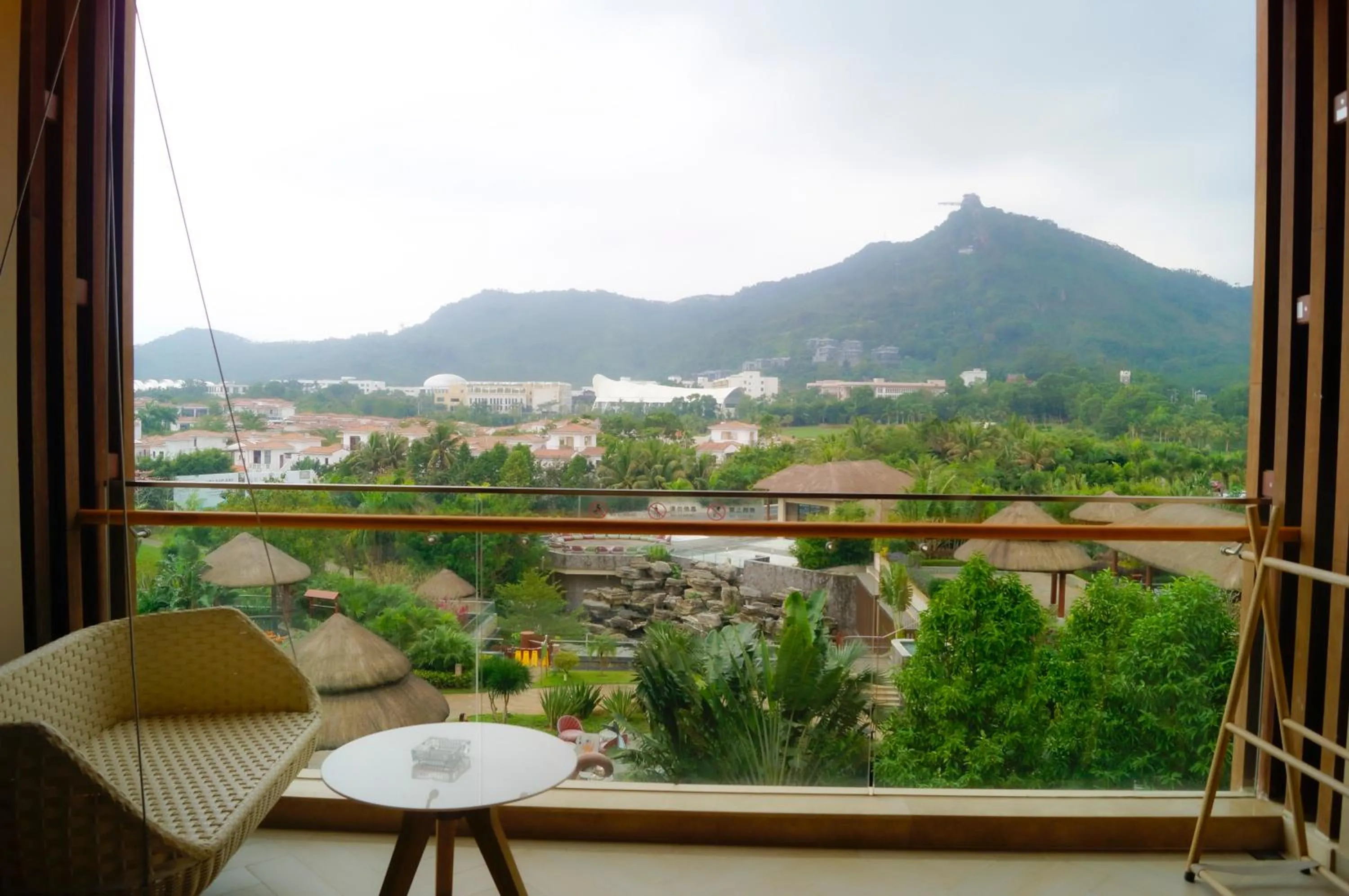 Balcony/Terrace in Holiday Inn Resort Qionghai Guantang by IHG