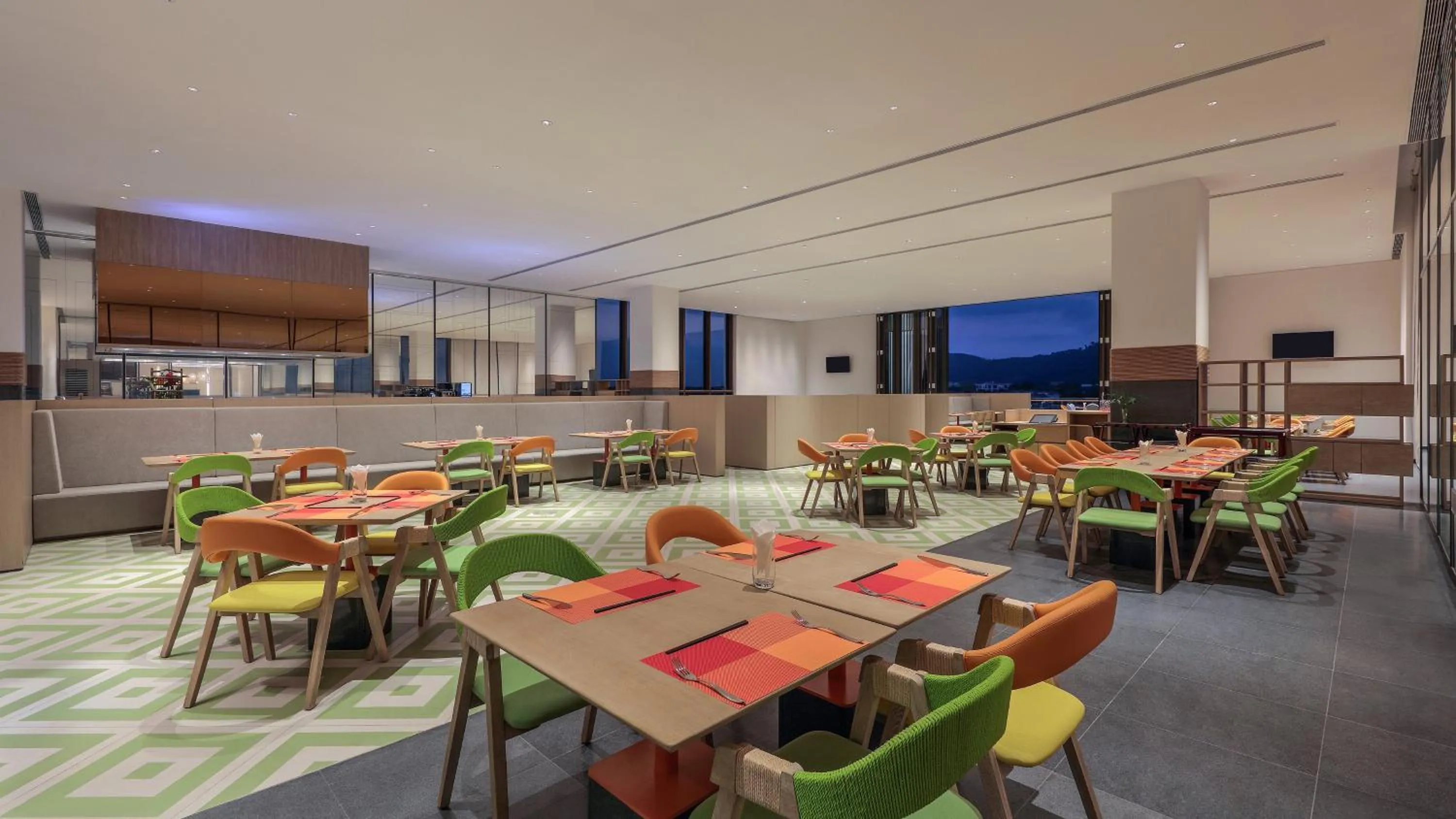 Restaurant/places to eat in Holiday Inn Resort Qionghai Guantang by IHG