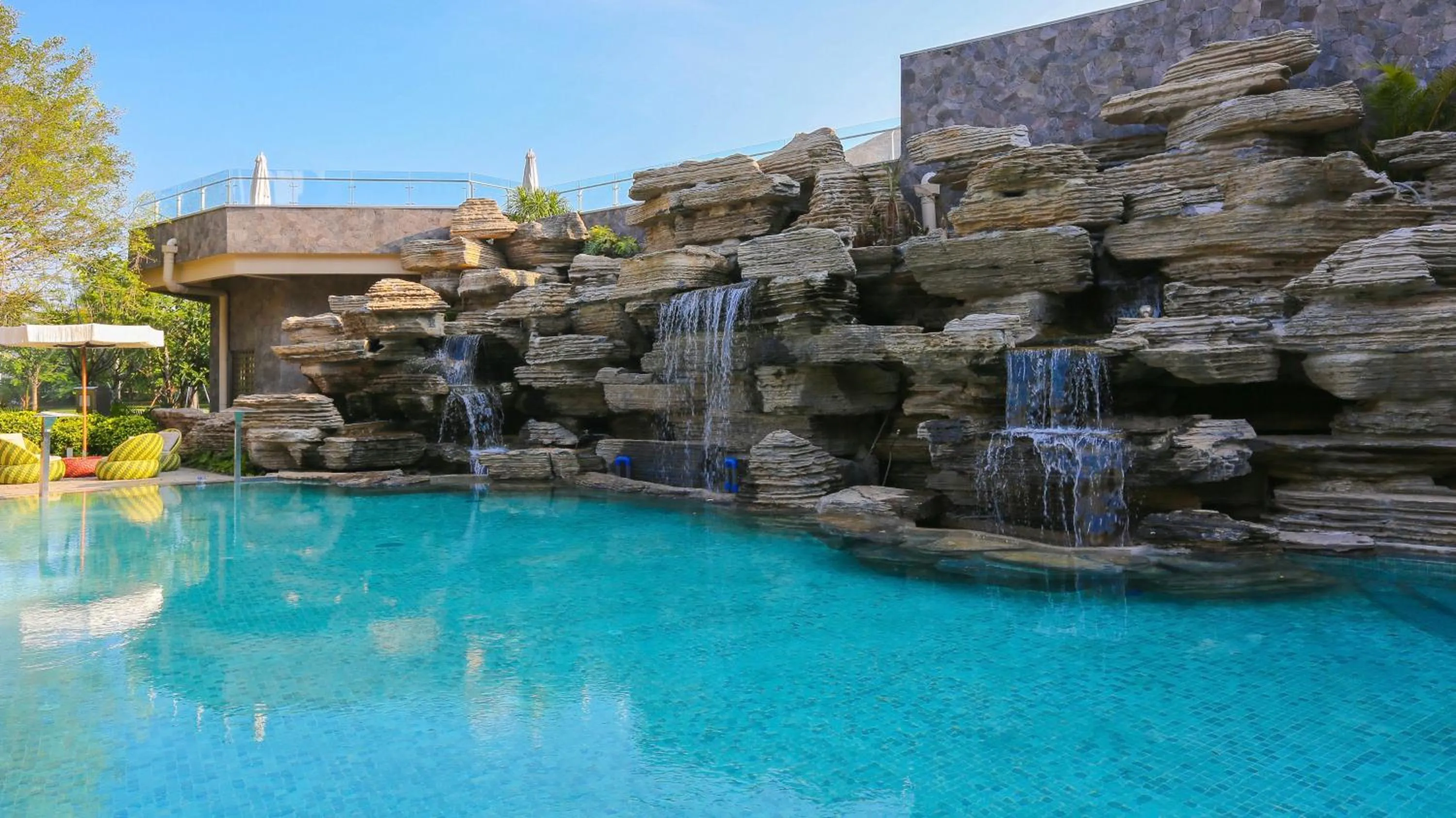 Spa and wellness centre/facilities in Holiday Inn Resort Qionghai Guantang by IHG