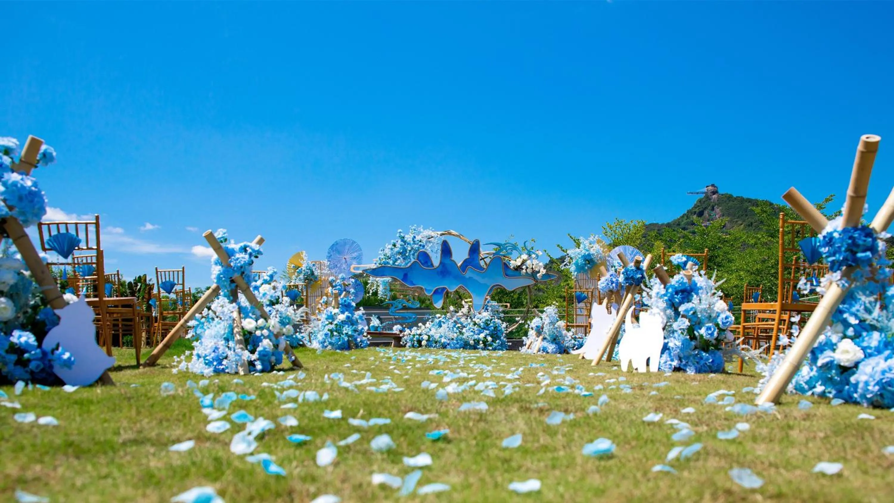 Meeting/conference room in Holiday Inn Resort Qionghai Guantang by IHG