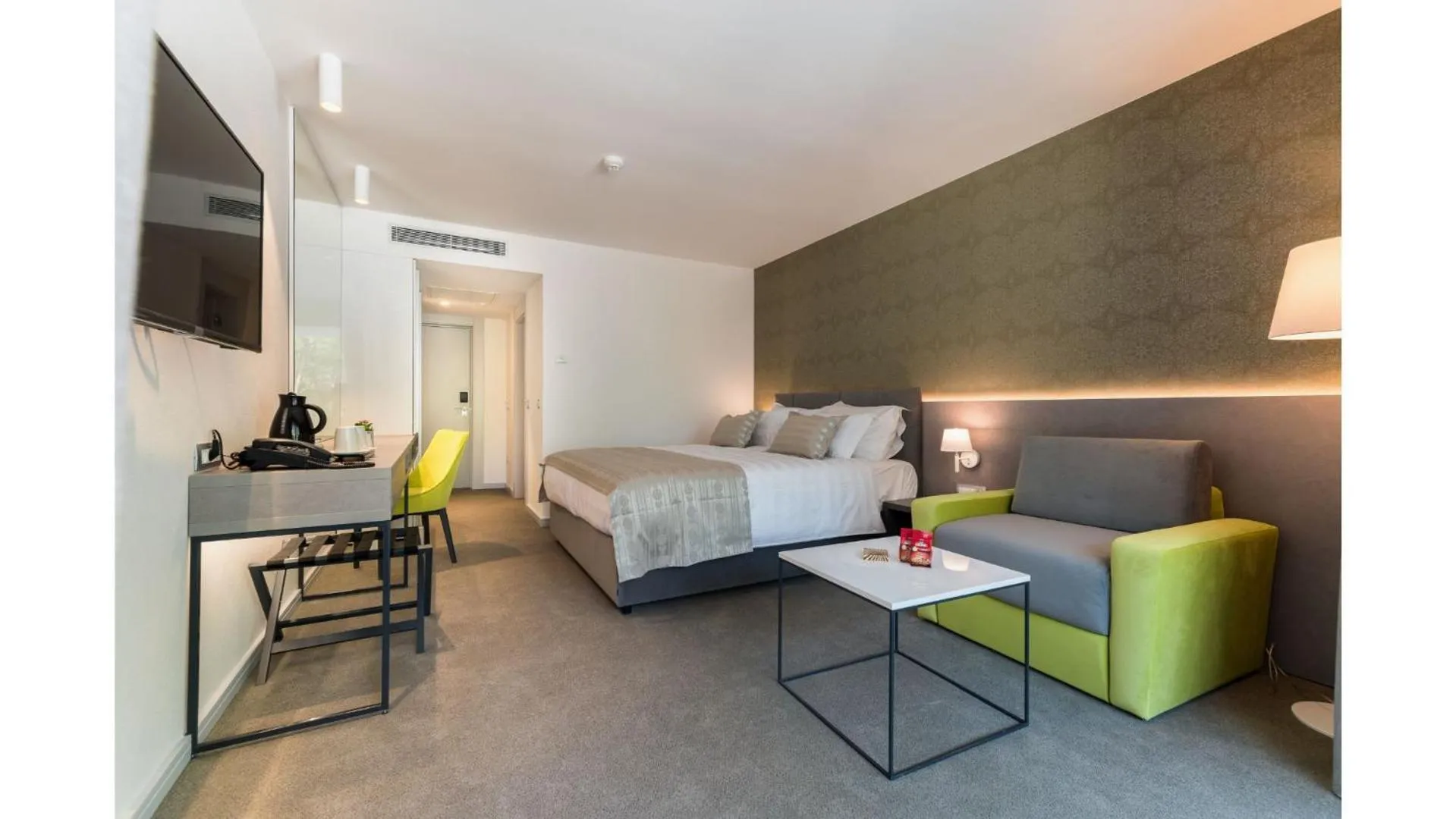 Bed in Boutique Hotel Mirjam