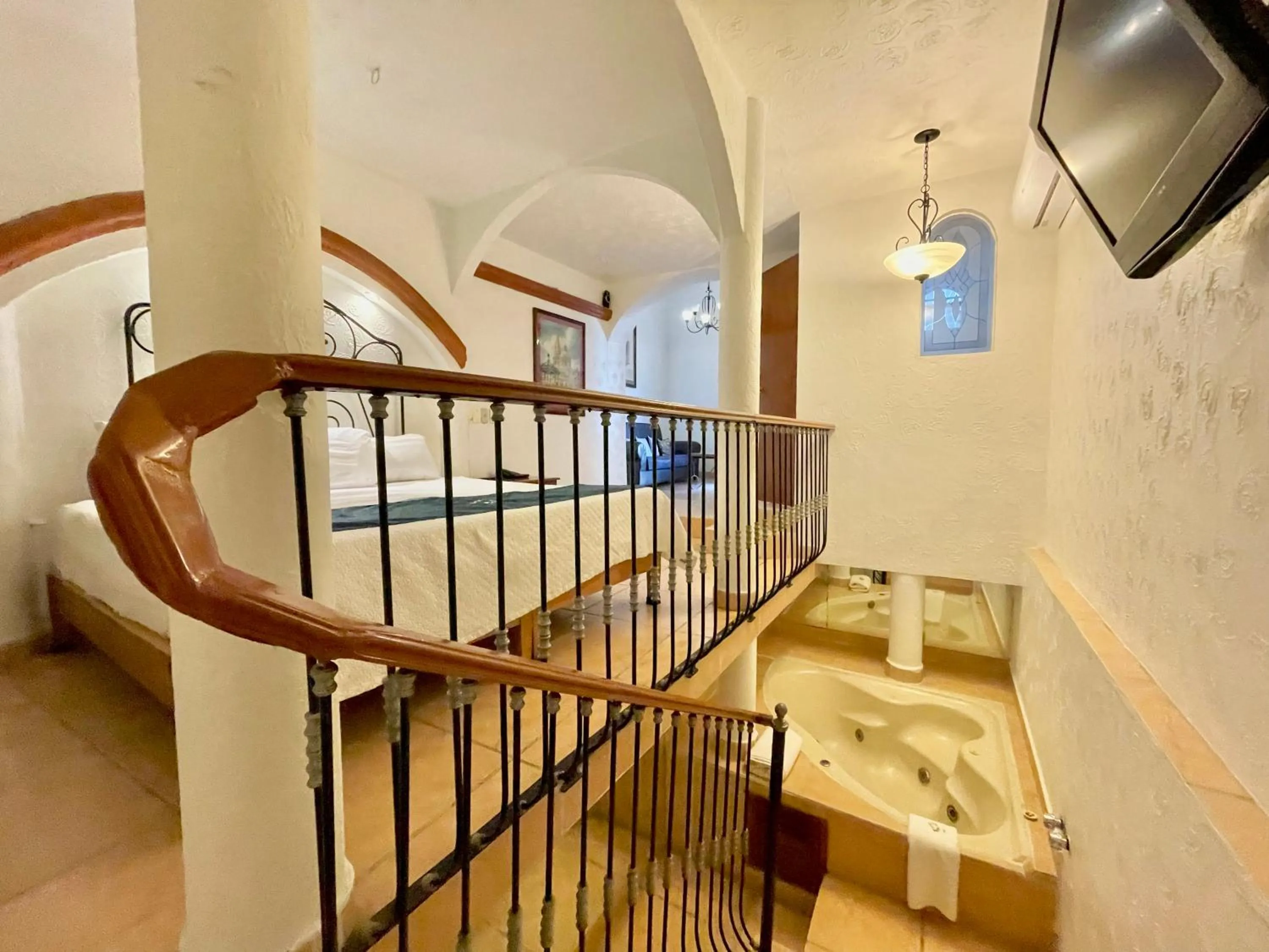 Photo of the whole room, Bed in Hotel Frances