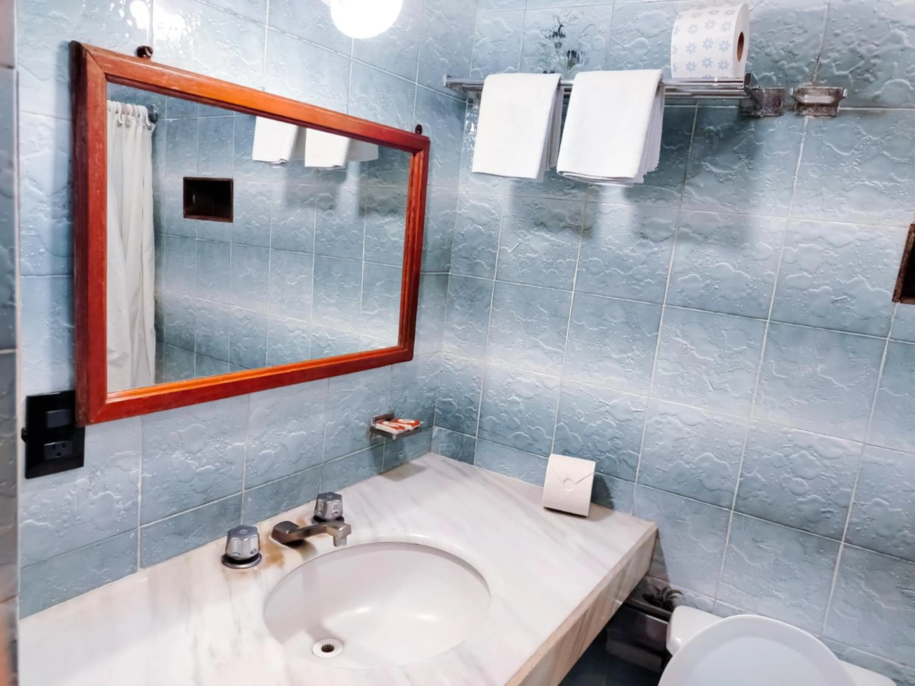 Bathroom in Hotel Frances