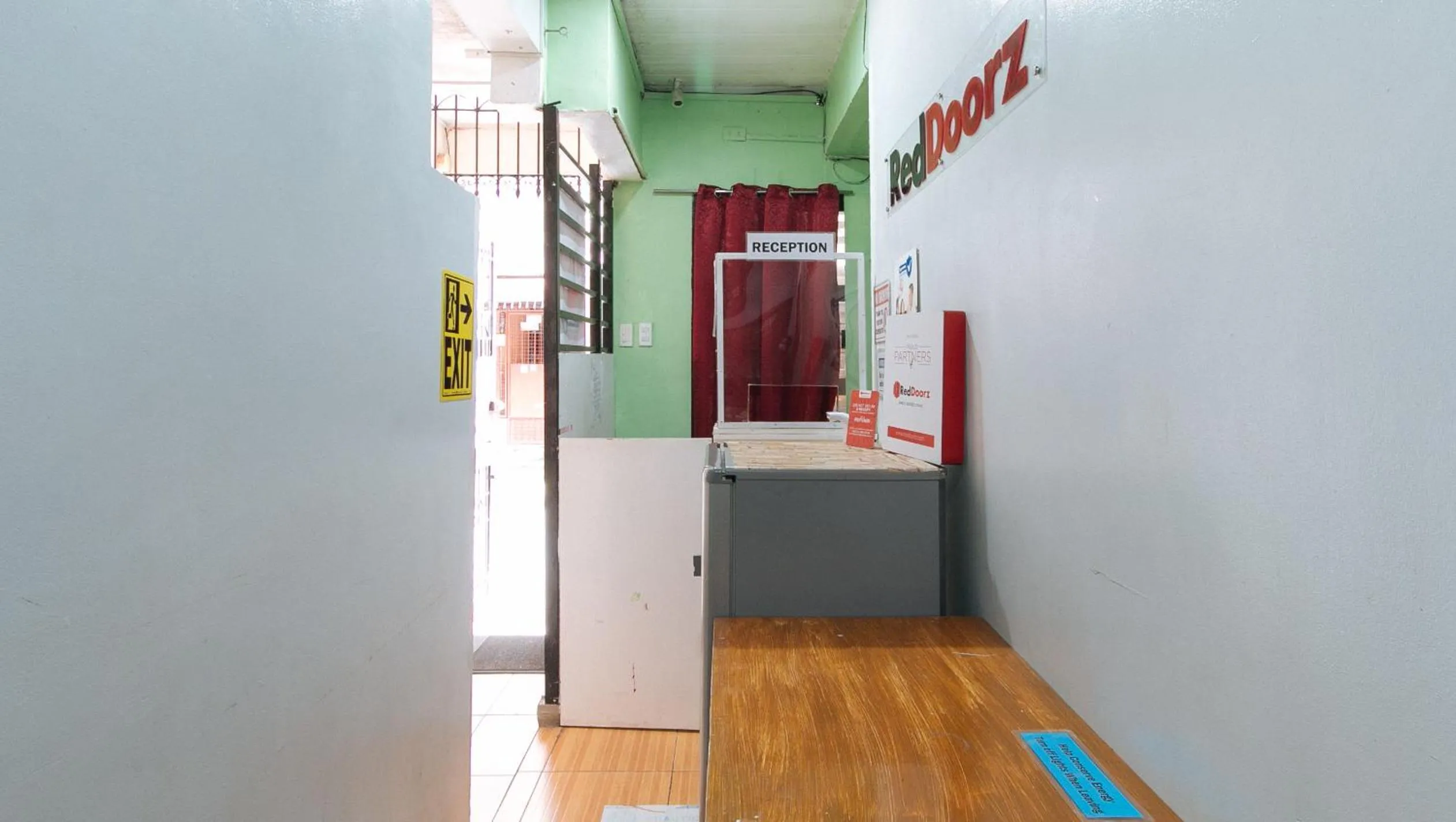 Lobby or reception in RedDoorz at DBuilders Rooms Ph2 Taguig