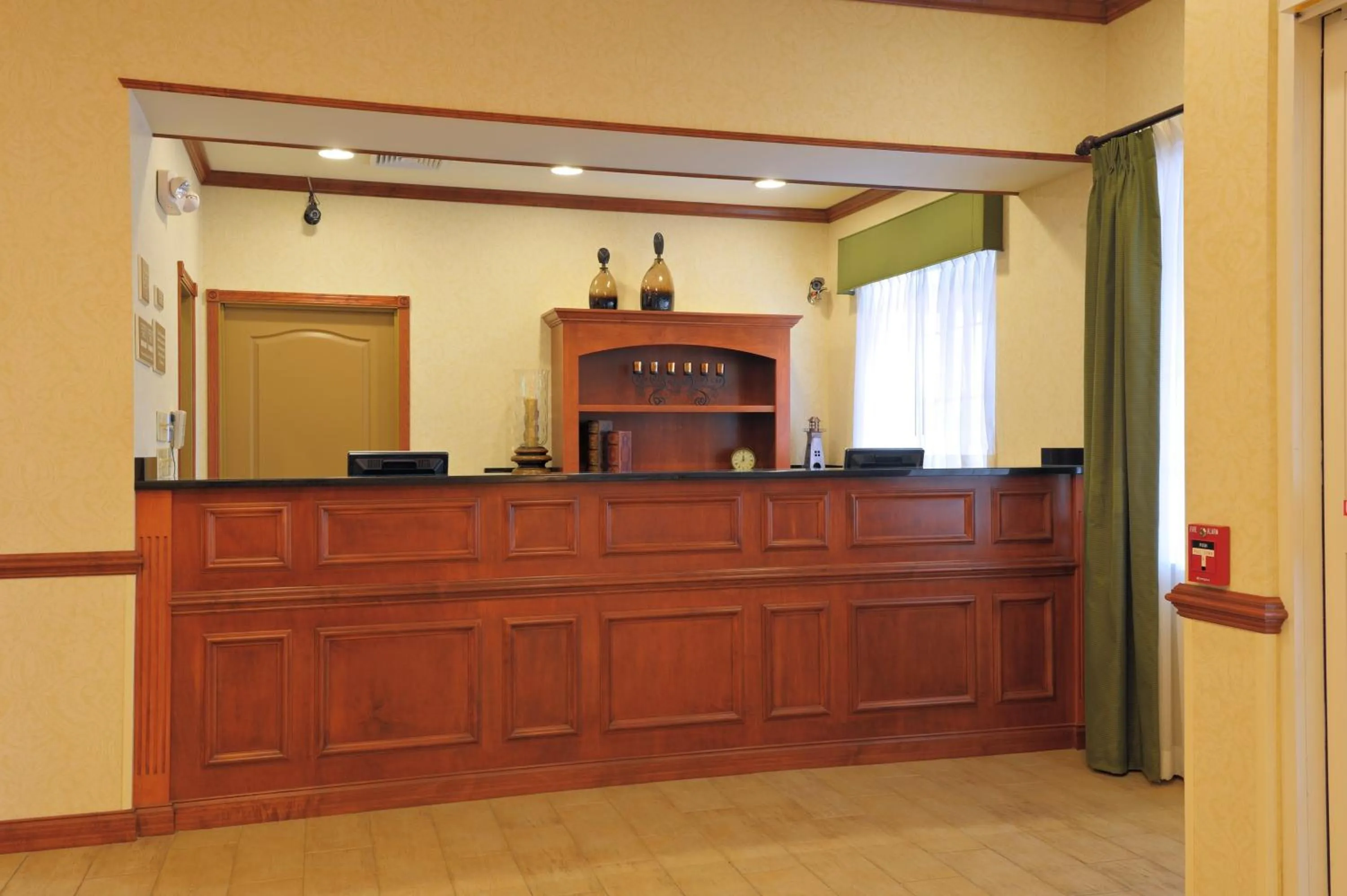 Lobby or reception in Country Inn & Suites by Radisson, Washington at Meadowlands, PA