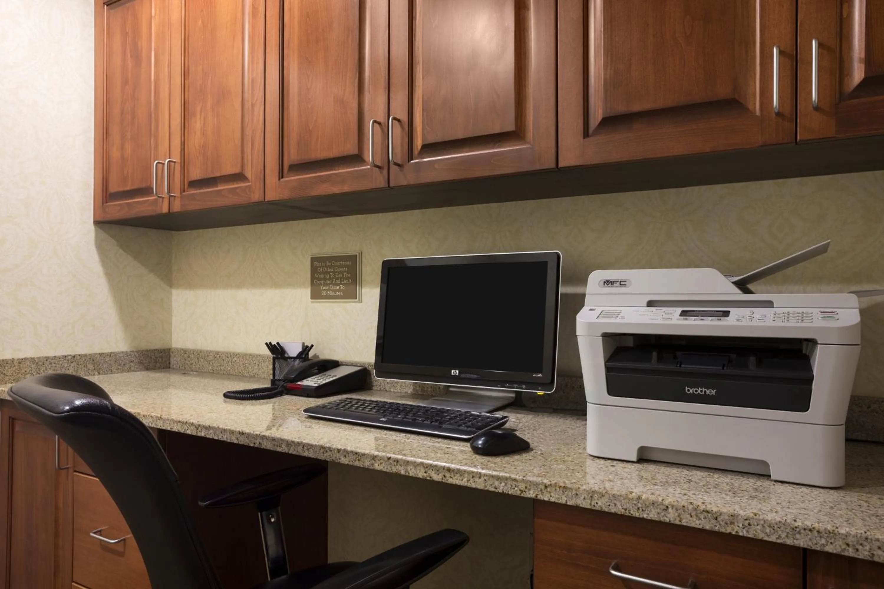 Business facilities in Country Inn & Suites by Radisson, Washington at Meadowlands, PA