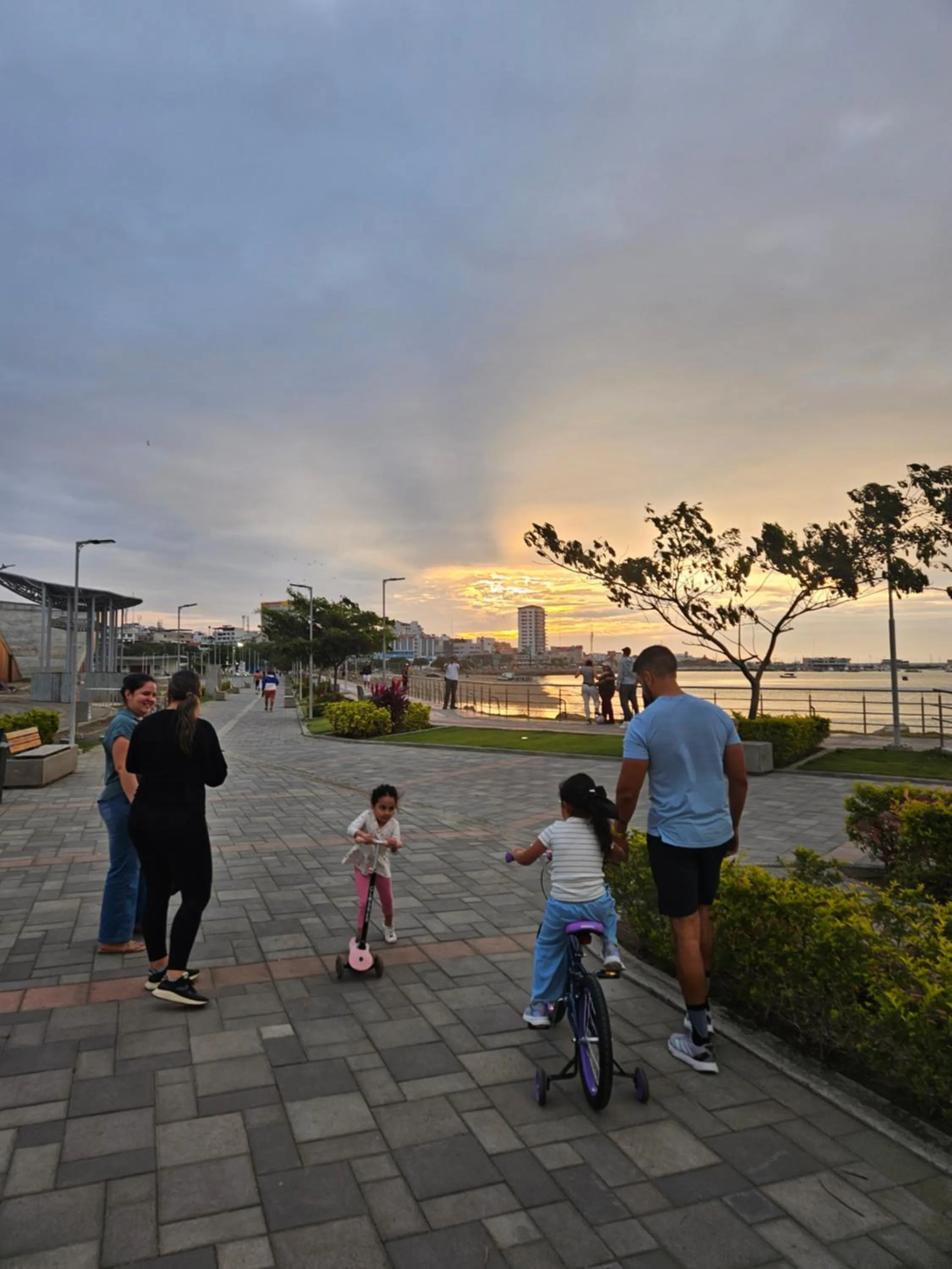 People in Hotel Perla Spondylus