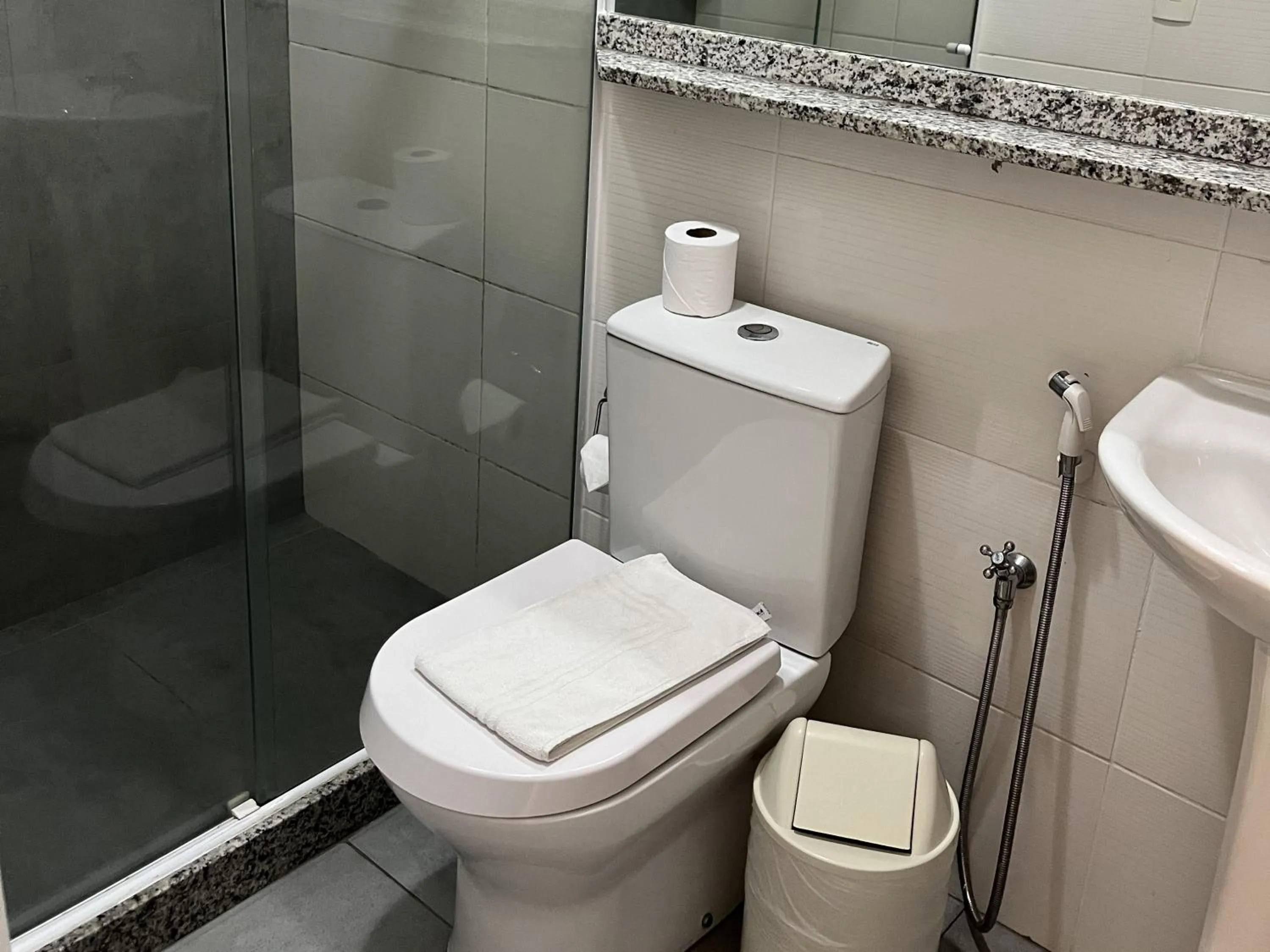 Shower in Hotel Flat Itaipava