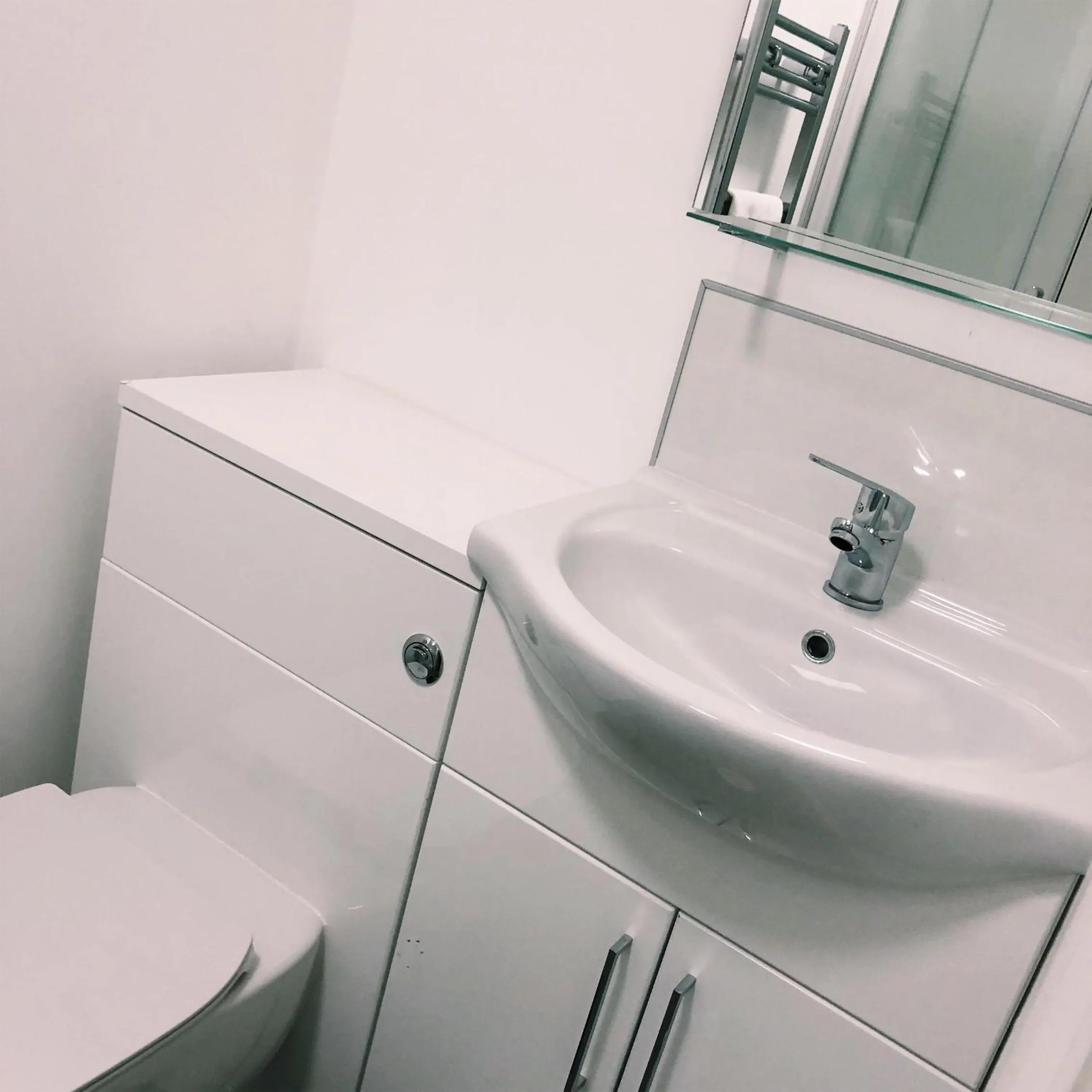 Bathroom in Endsleigh Park Hotel