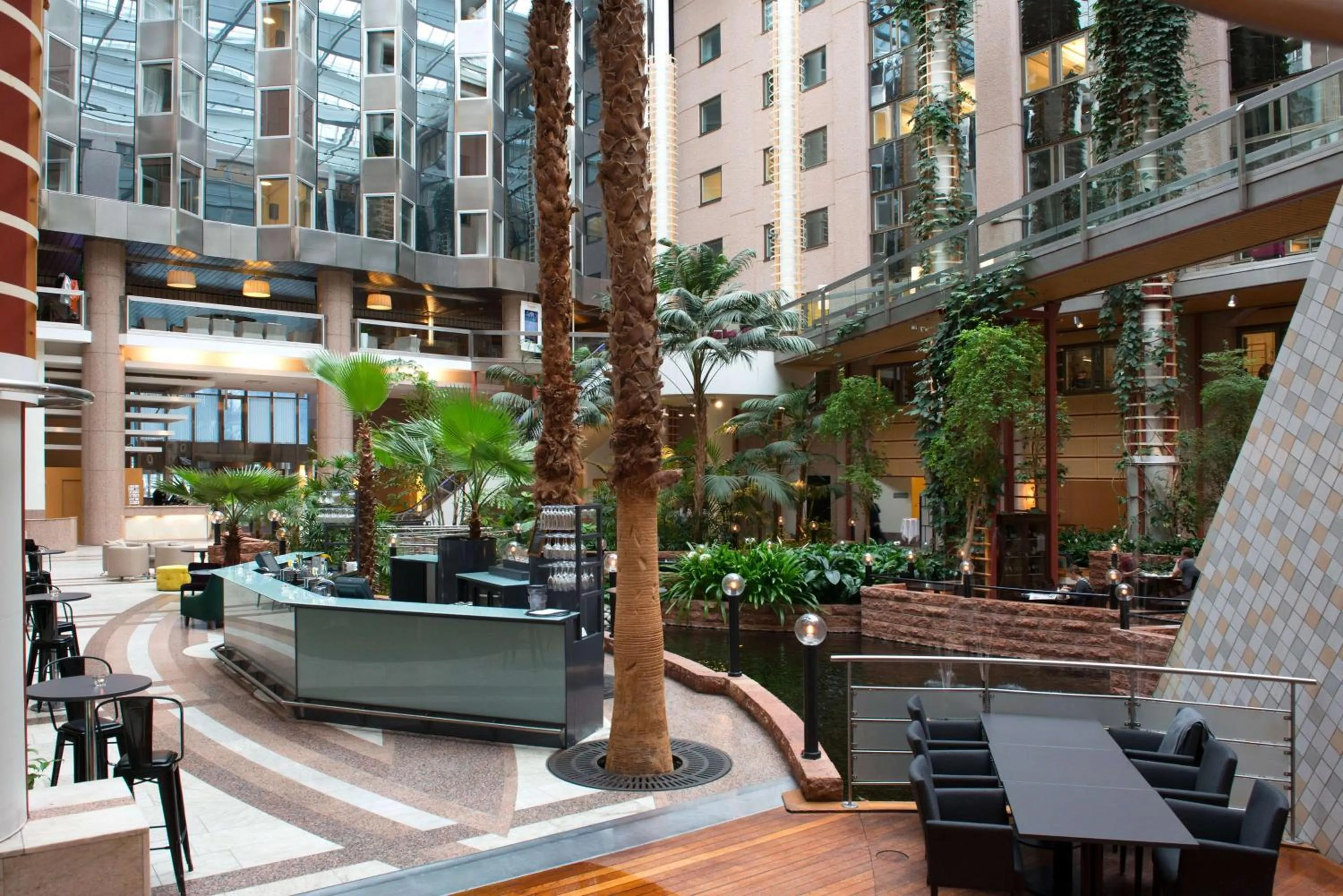 Lounge or bar in Scandic Infra City