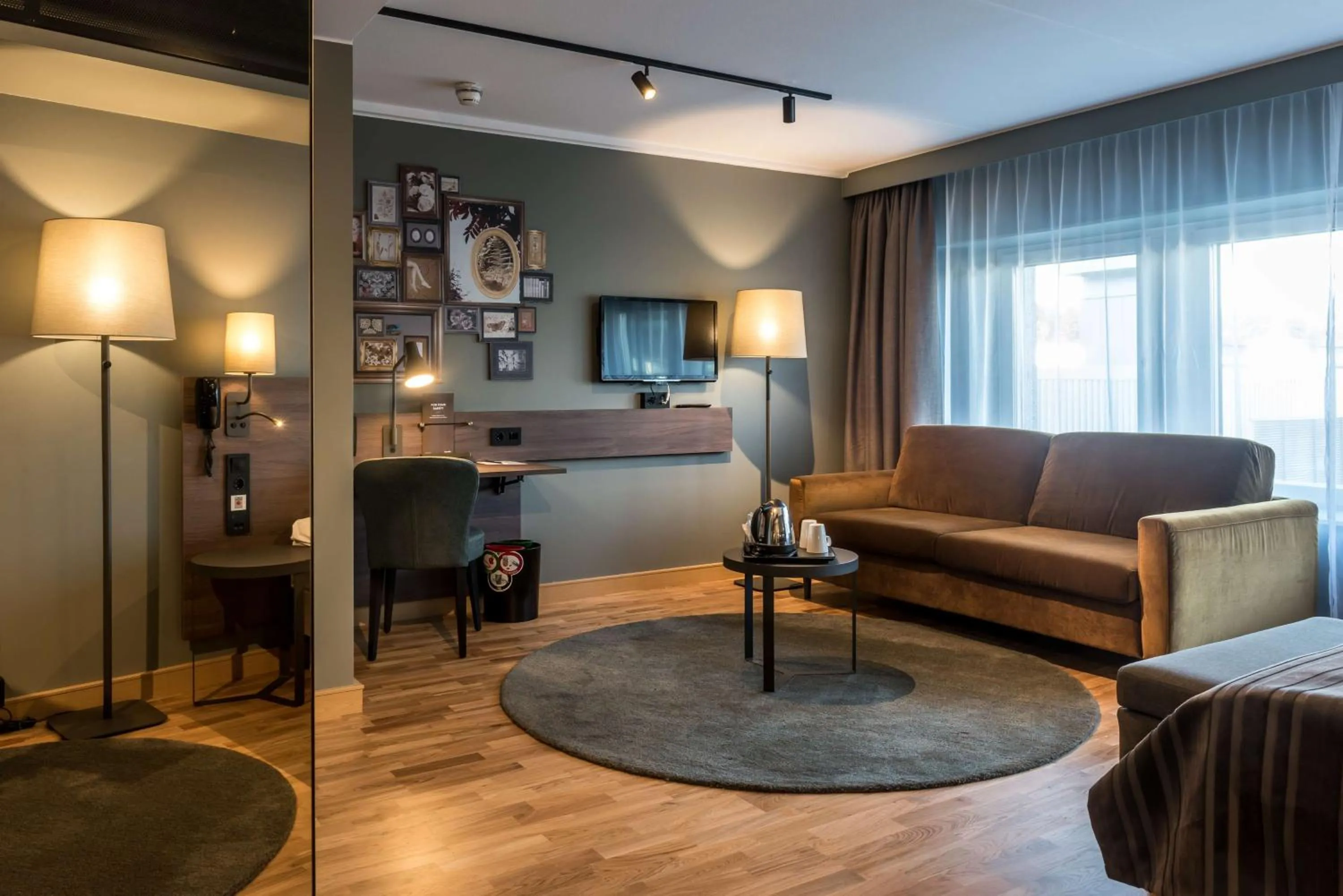 Living room in Scandic Infra City