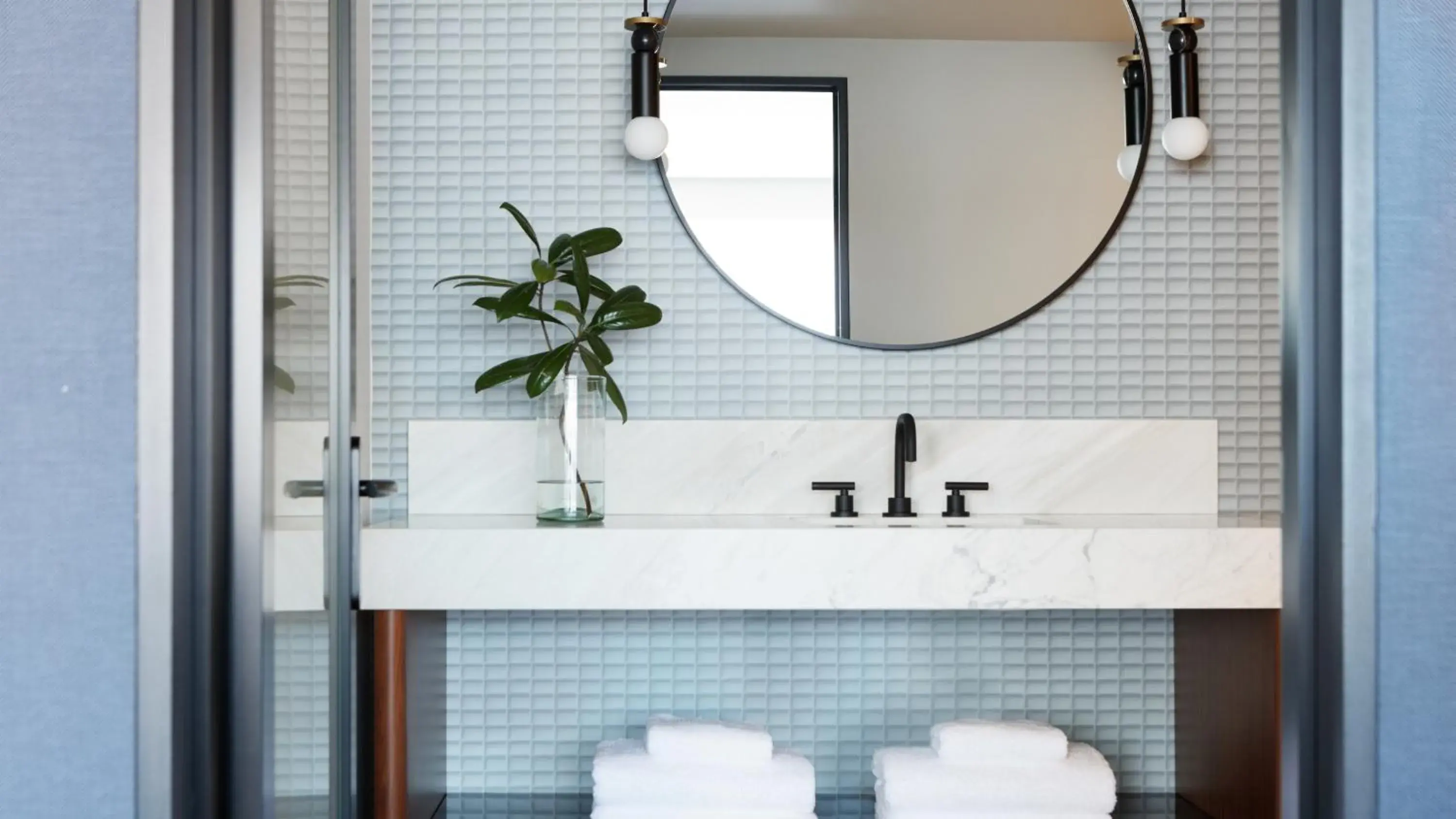 King Room with Accessible Tub - Mobility Access in Kimpton Banneker Hotel by IHG King Room with Accessible Tub - Mobility Access in Kimpton Banneker Hotel by IHG