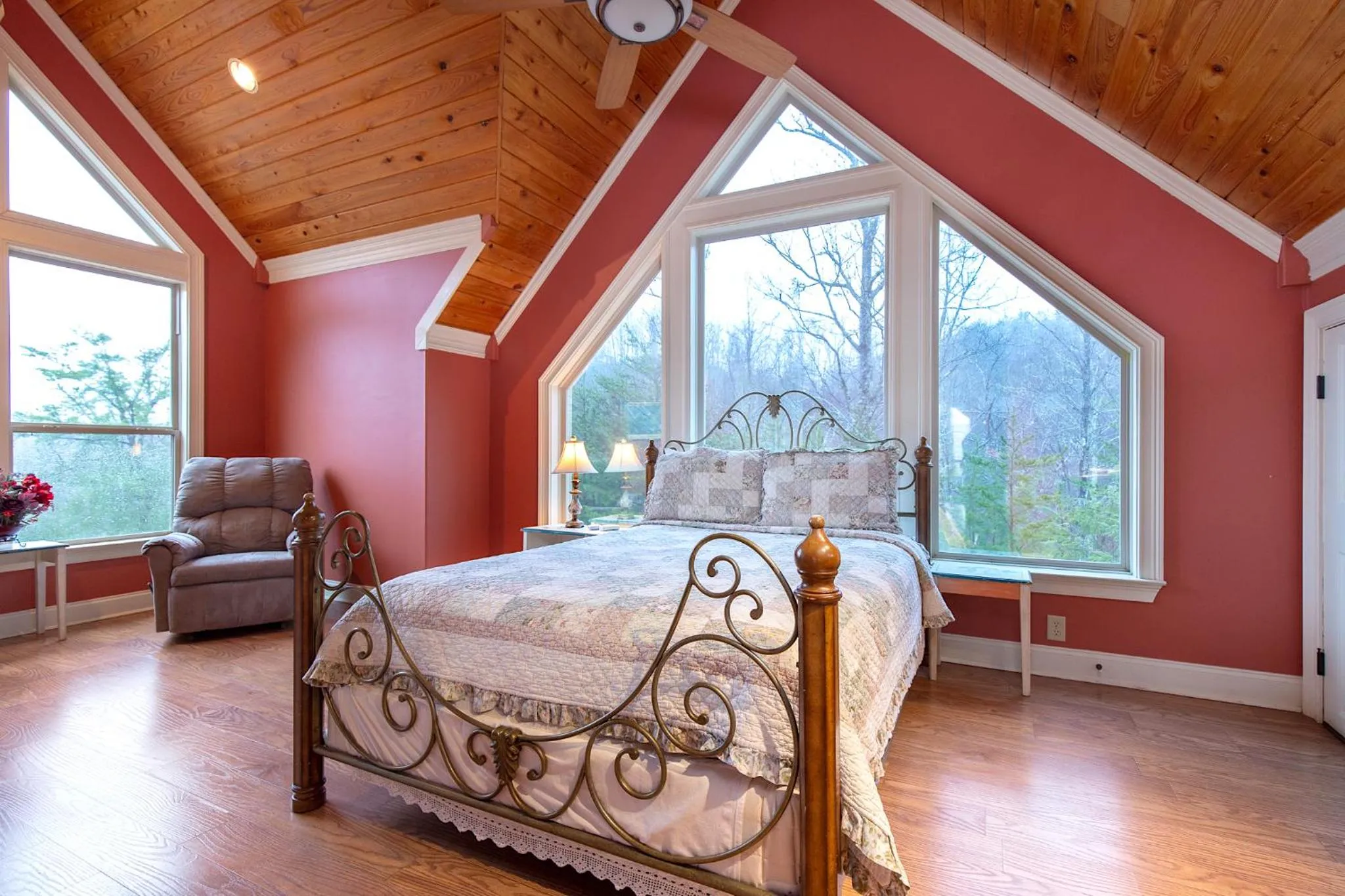 Property building, Bed in Cajun Spice