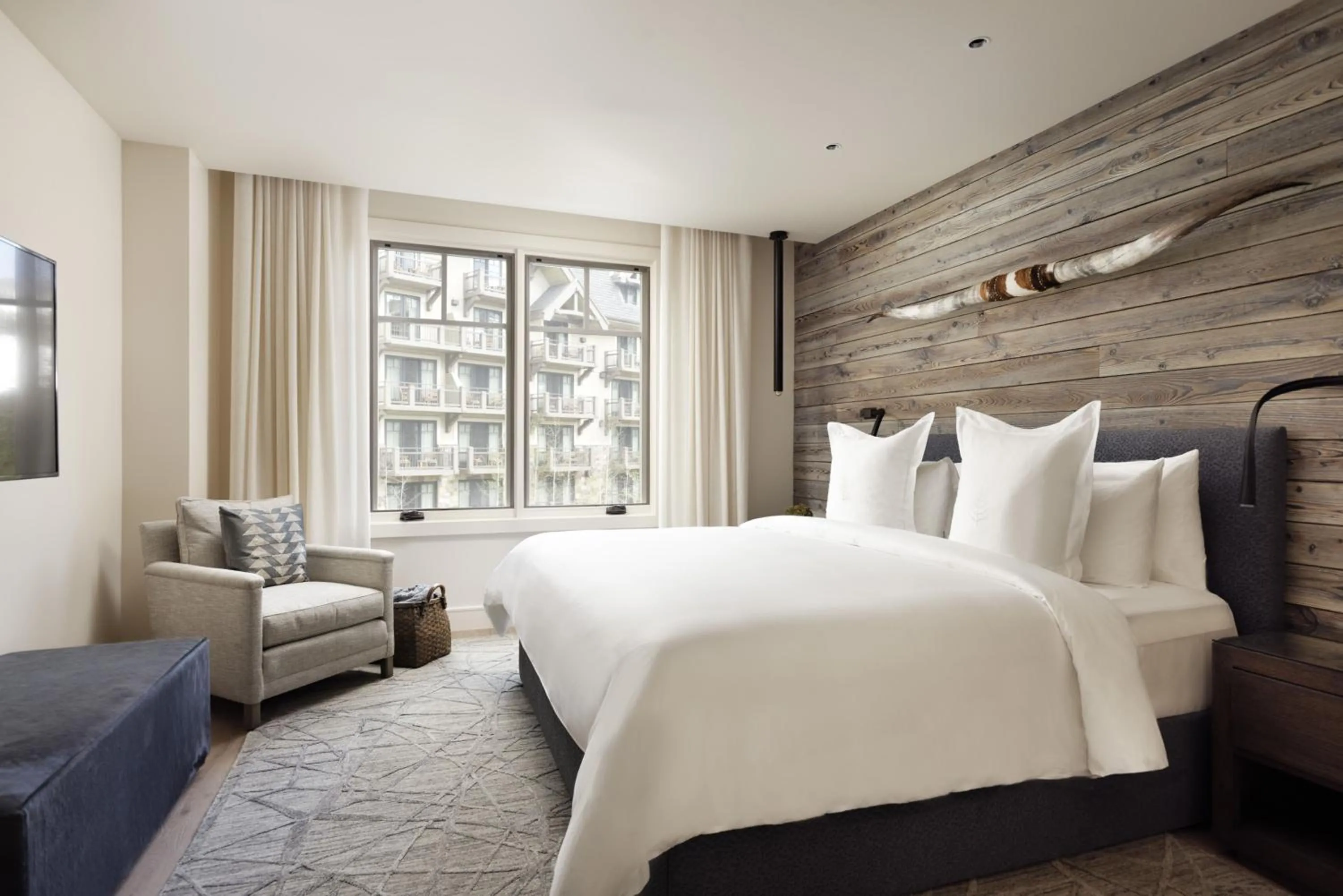 Bed in Four Seasons Resort Vail