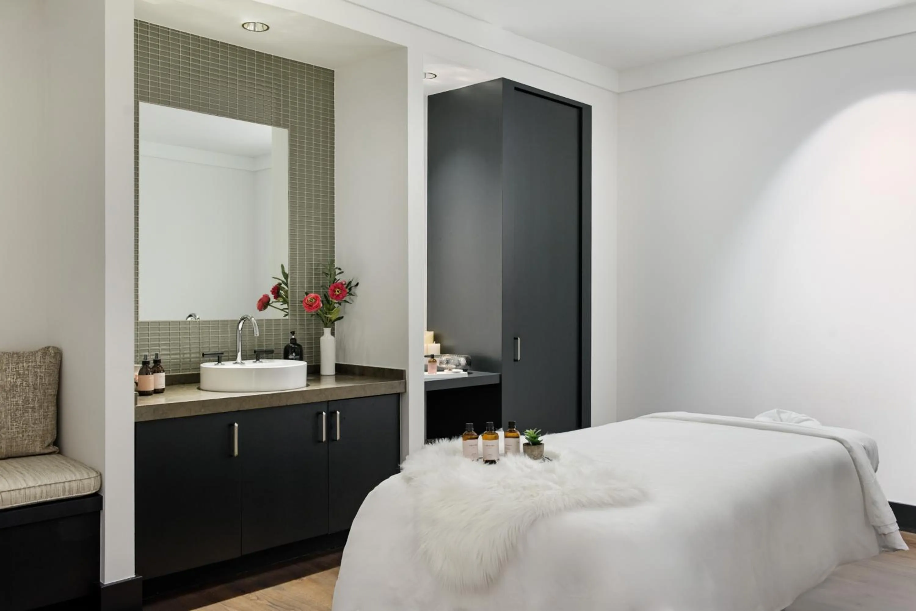 Spa and wellness centre/facilities, Bed in Four Seasons Resort Vail