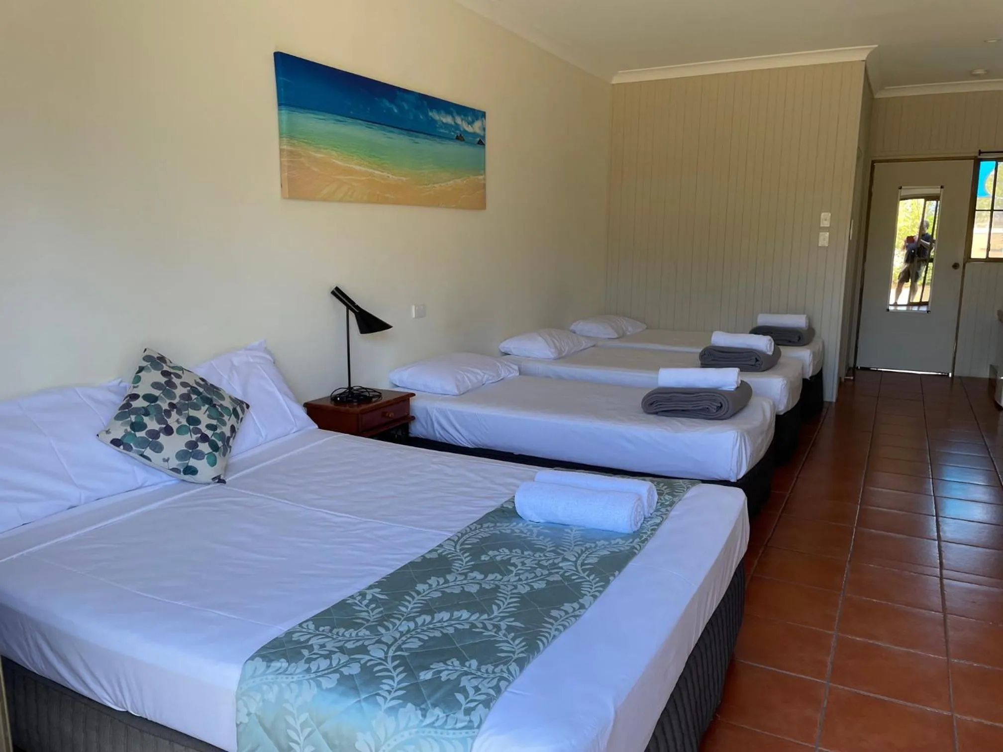 Family, Bed in Birch Motel Bowen Previously Known as Bowen Arrow Motel