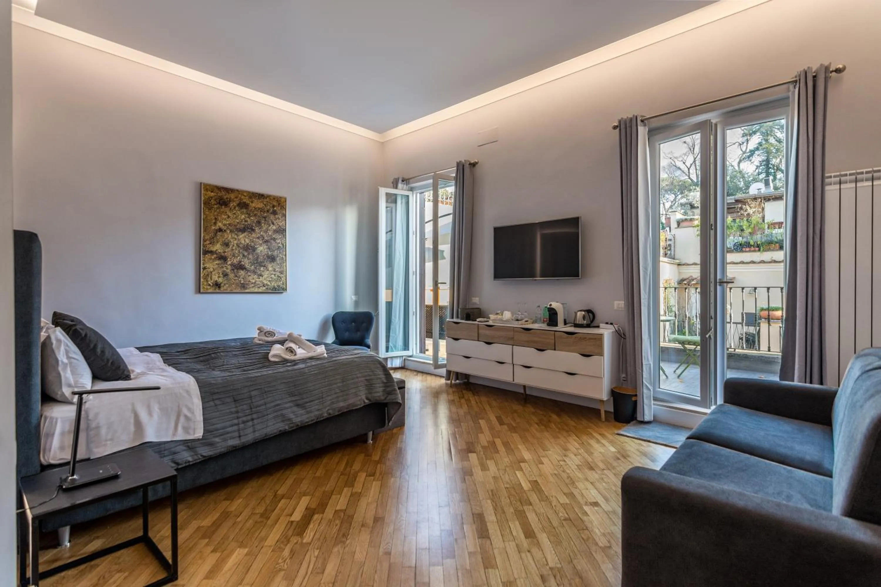 Bedroom in President Gardens