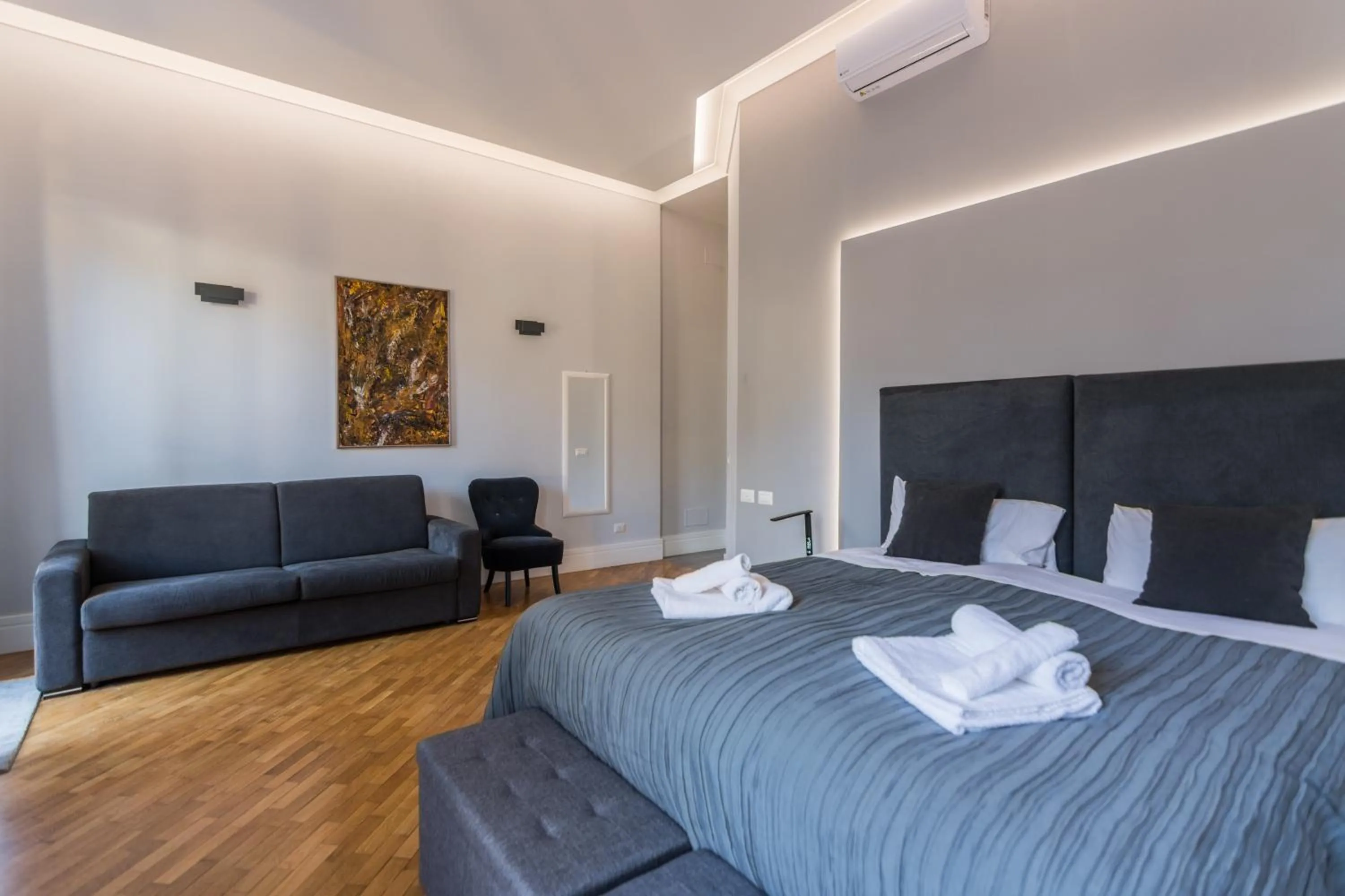 Bedroom, Bed in President Gardens