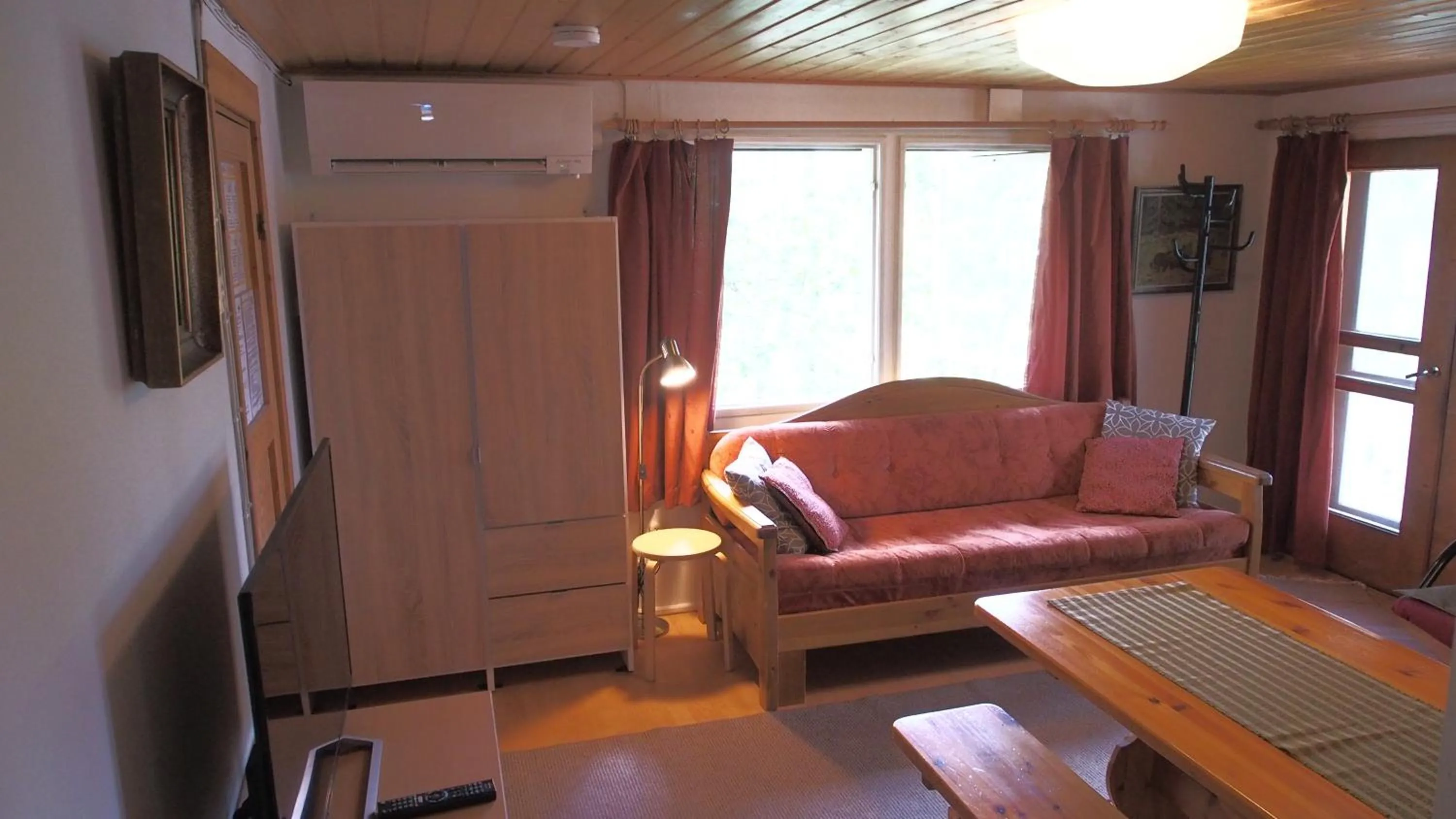 Living room in Yli-Kaitala Holiday Resort Tuuliviiri