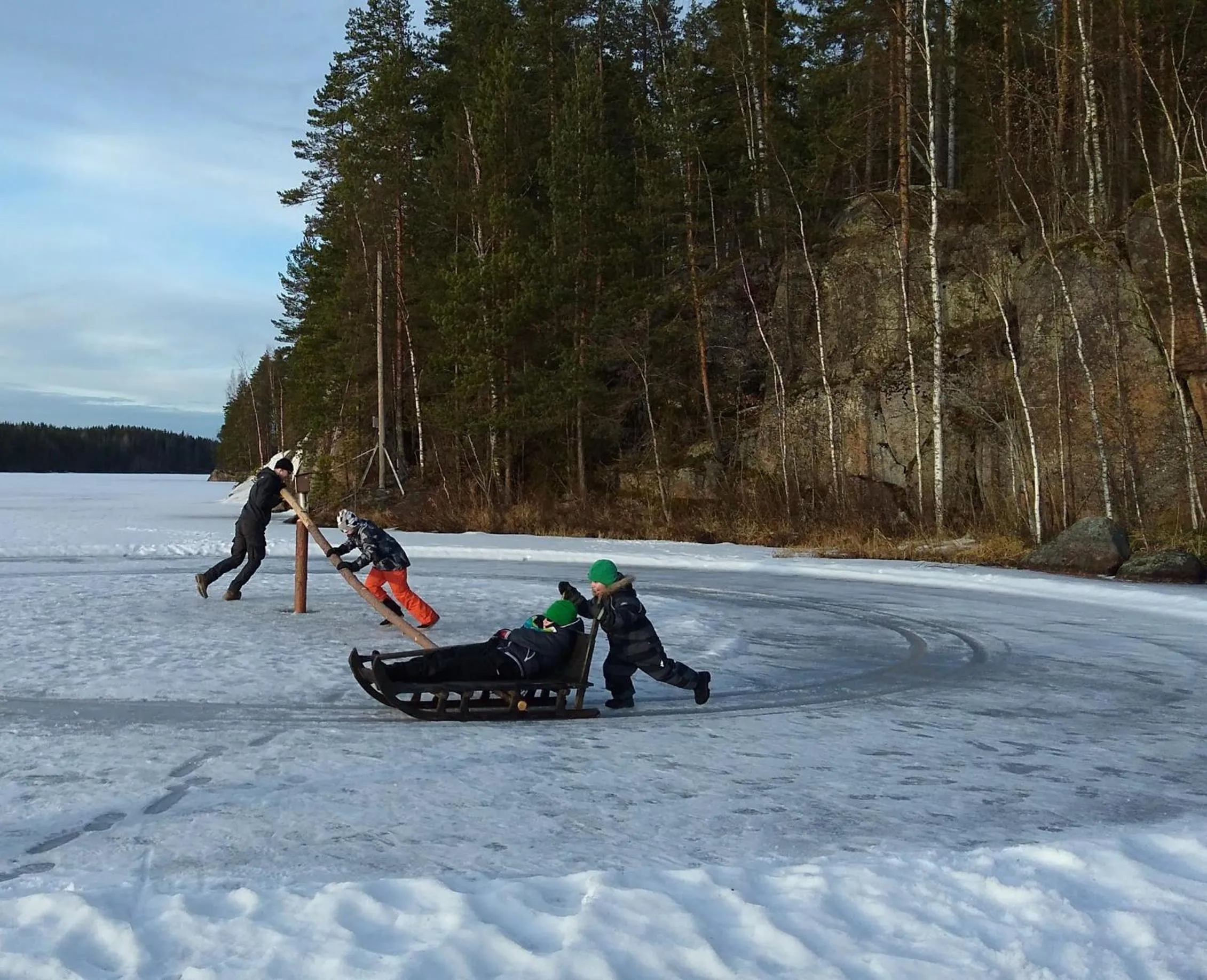 Activities in Yli-Kaitala Holiday Resort Tuuliviiri