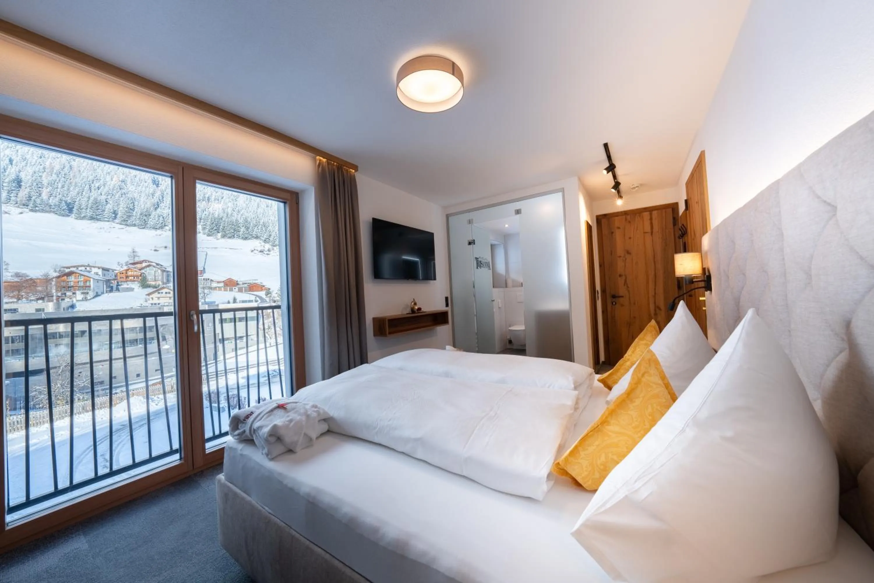 Bed in Alpenresidenz Trisanna