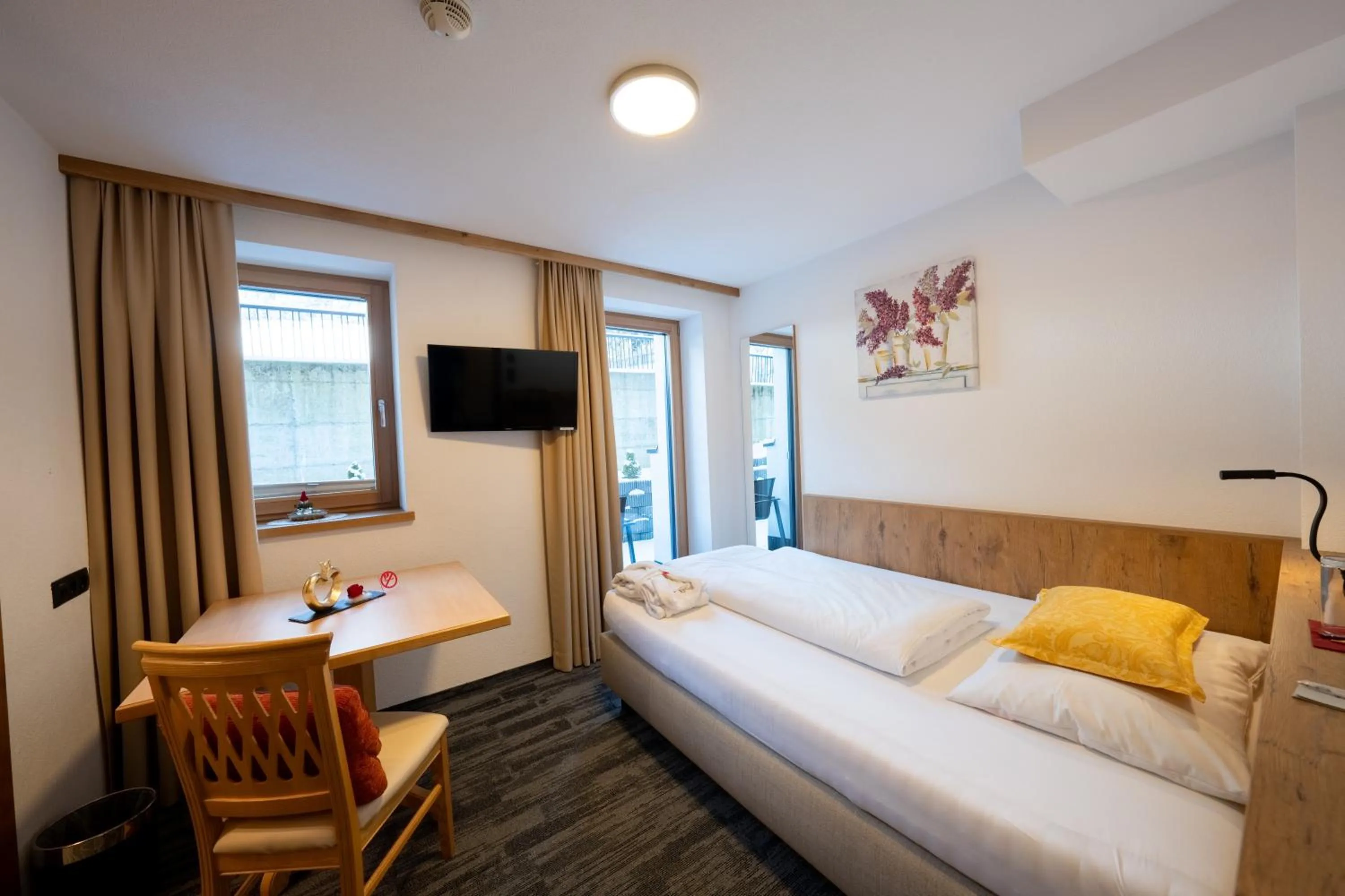 Bed in Alpenresidenz Trisanna