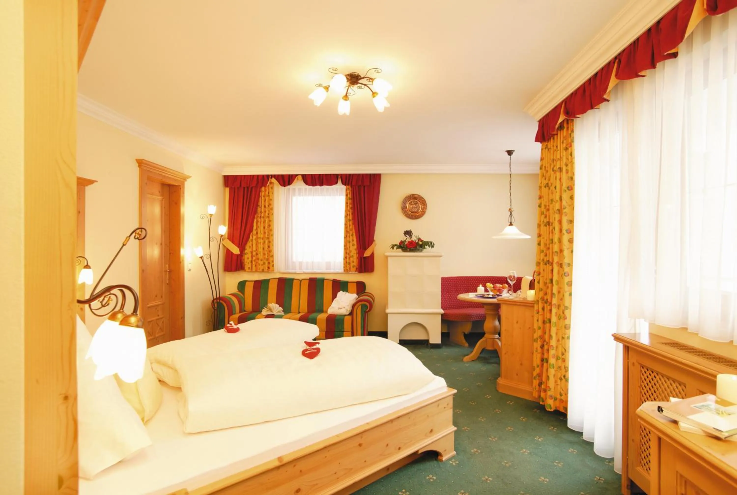 Photo of the whole room, Bed in Alpenresidenz Trisanna