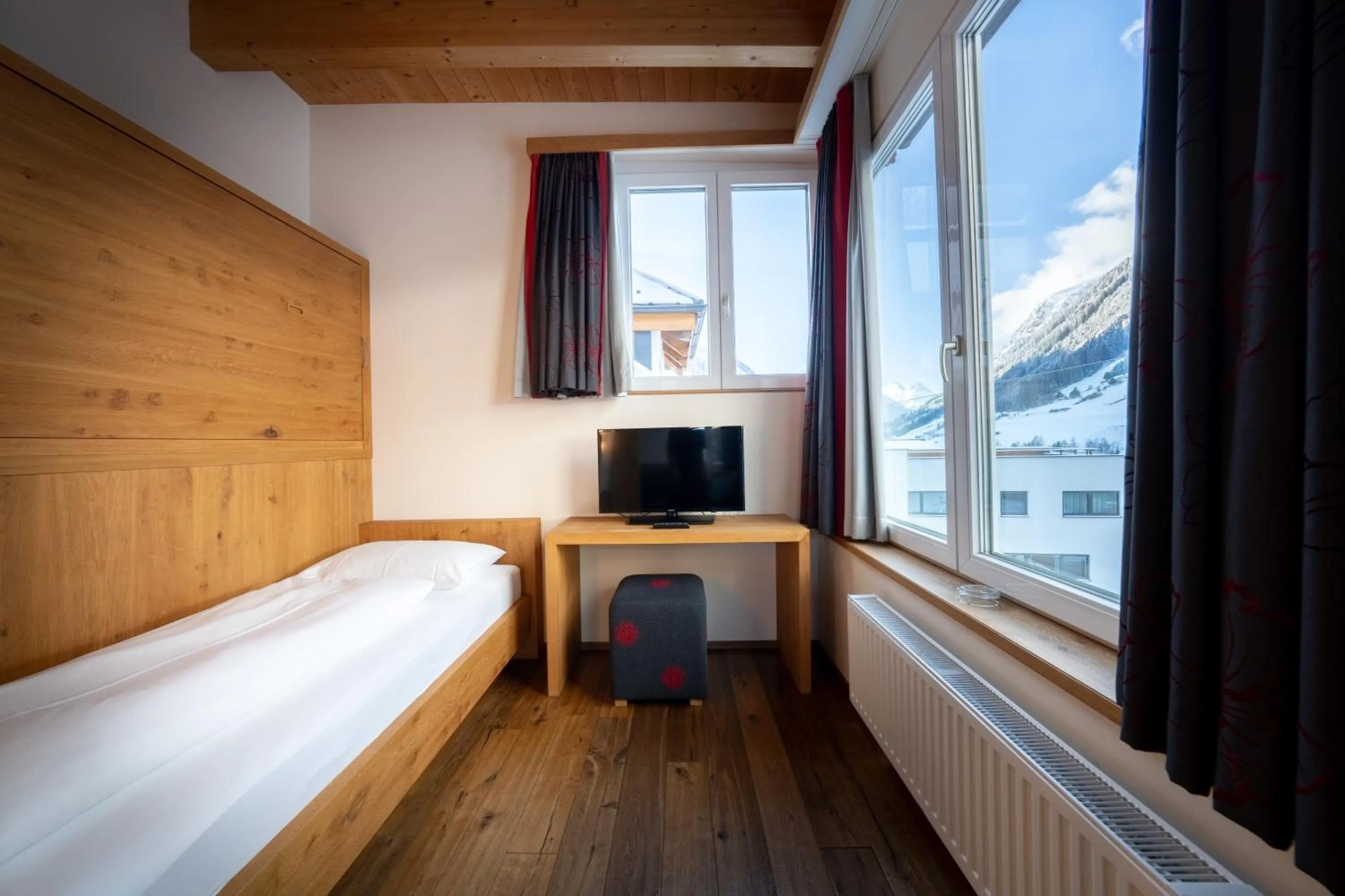 Bed in Alpenresidenz Trisanna