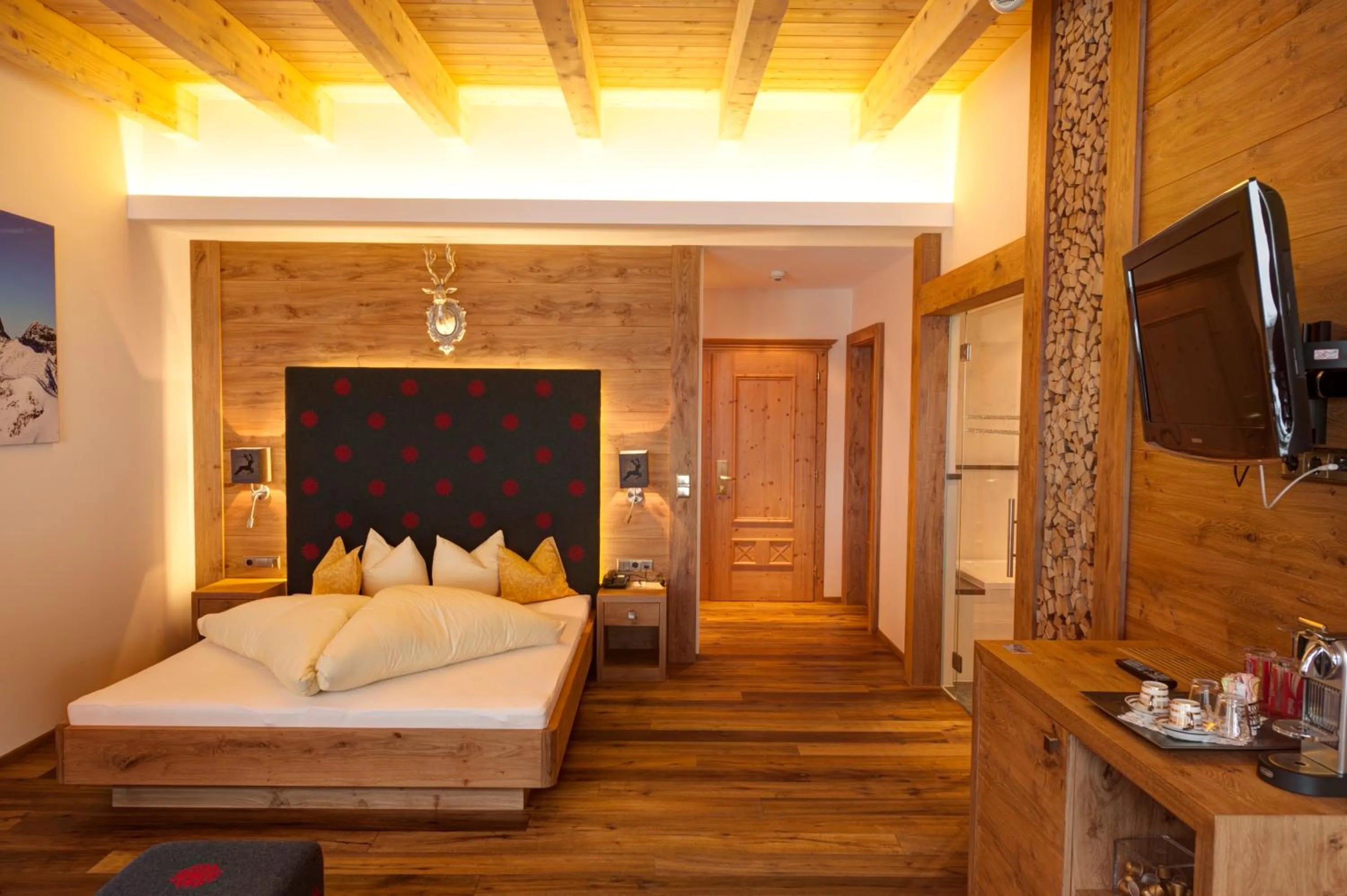 Photo of the whole room, Bed in Alpenresidenz Trisanna