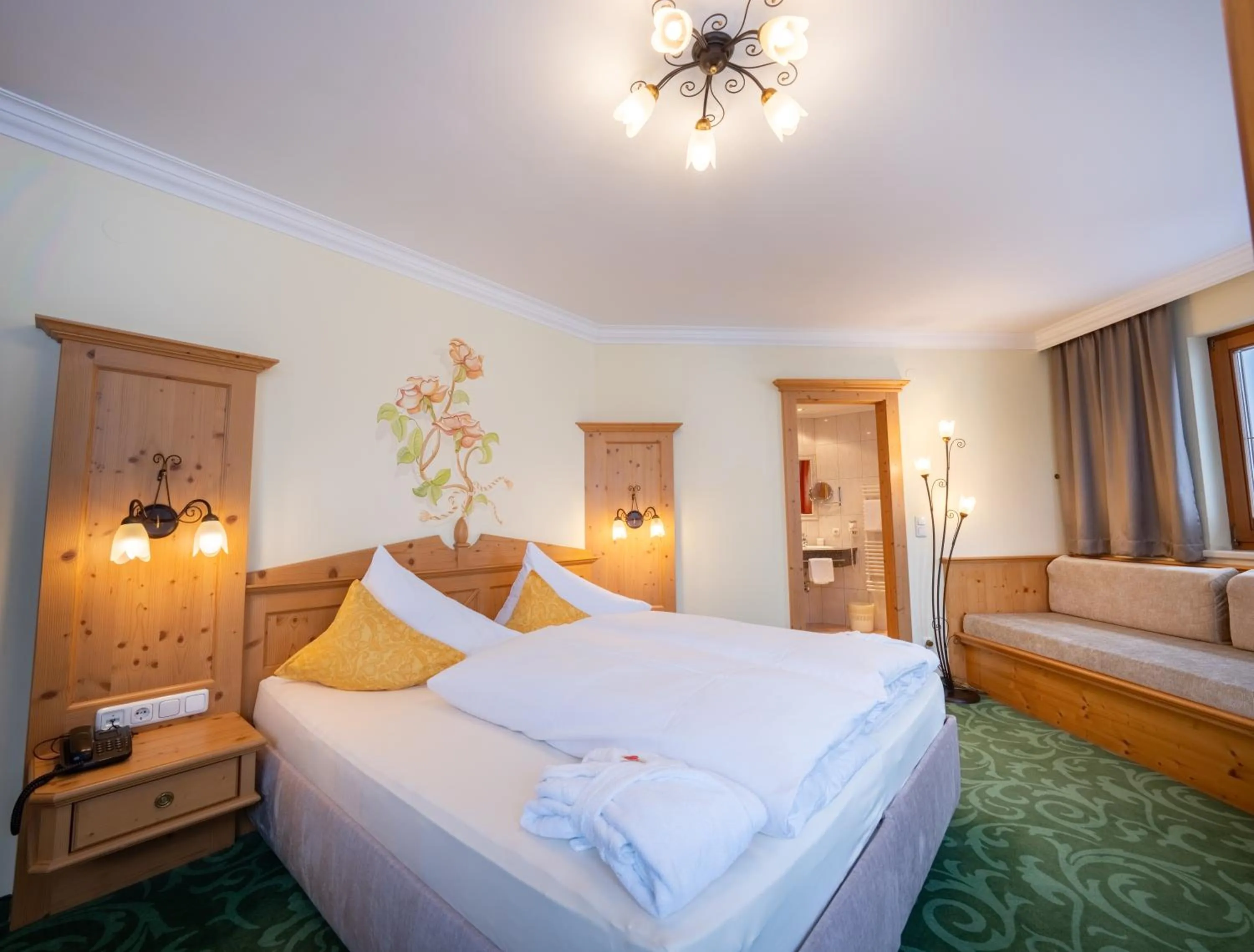 Bed in Alpenresidenz Trisanna