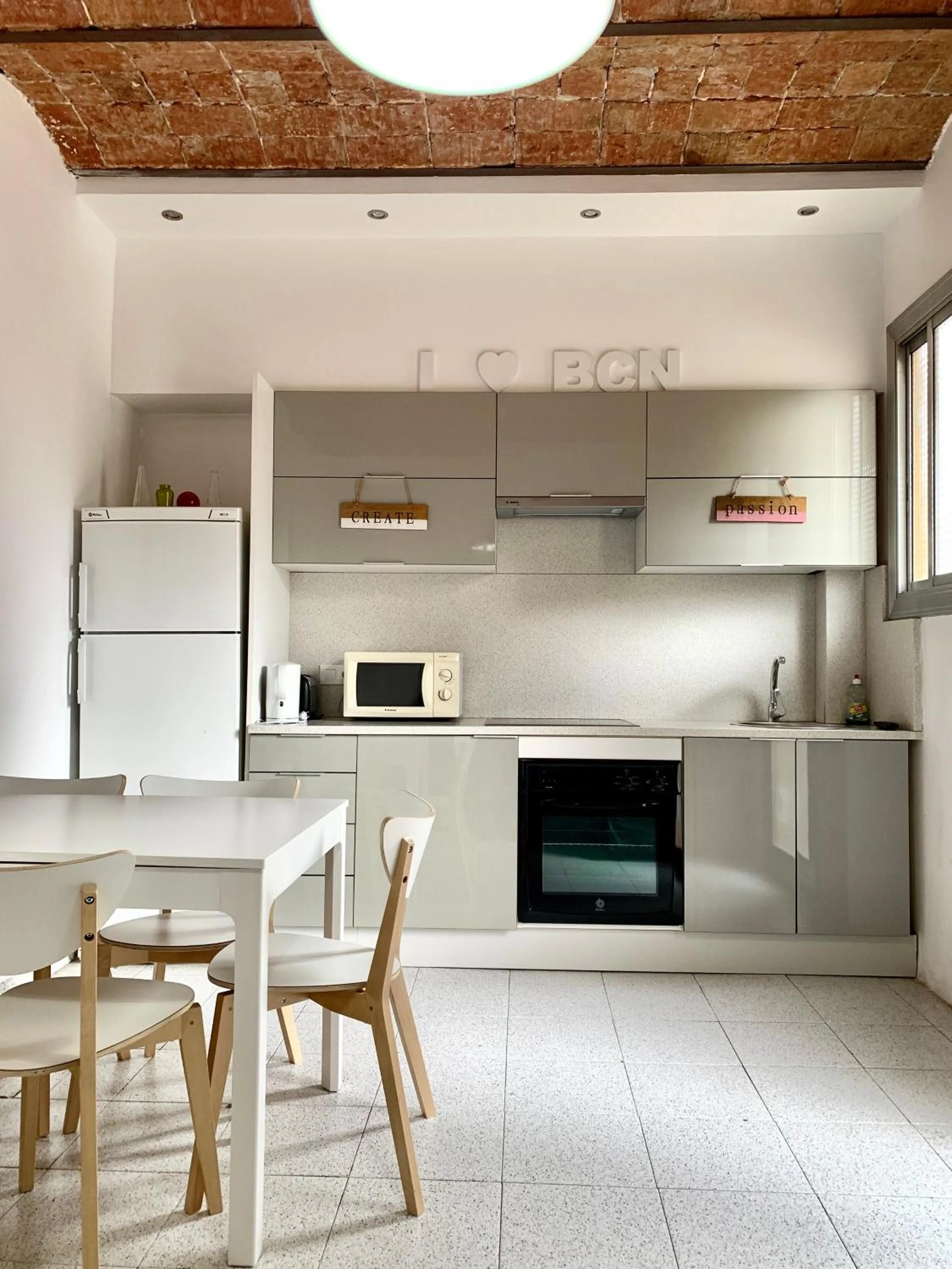 TV and multimedia in Charm Miró