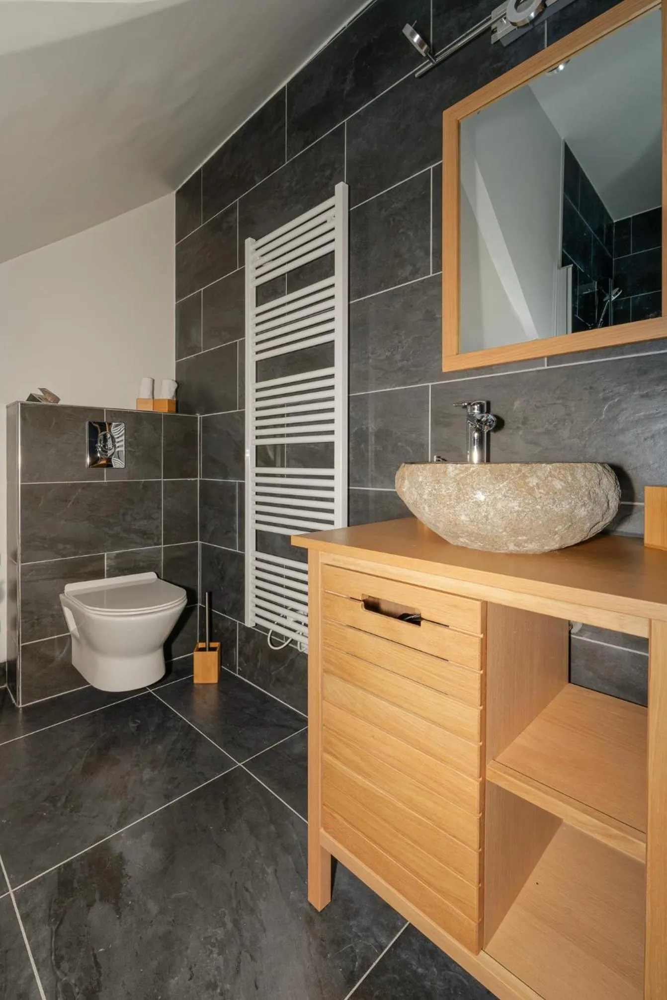 Shower in Le Clos Magedon