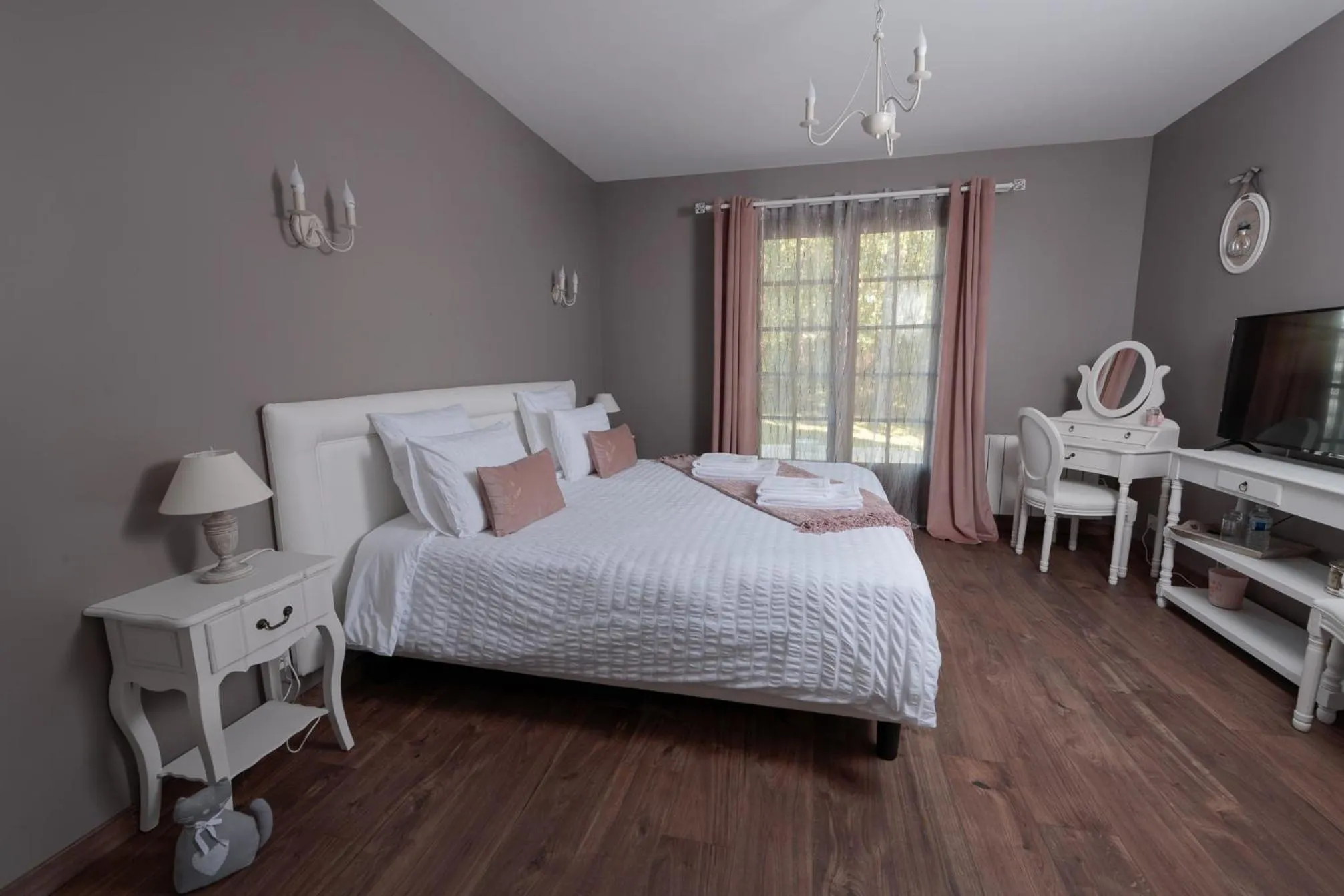 Bedroom, Bed in Le Clos Magedon