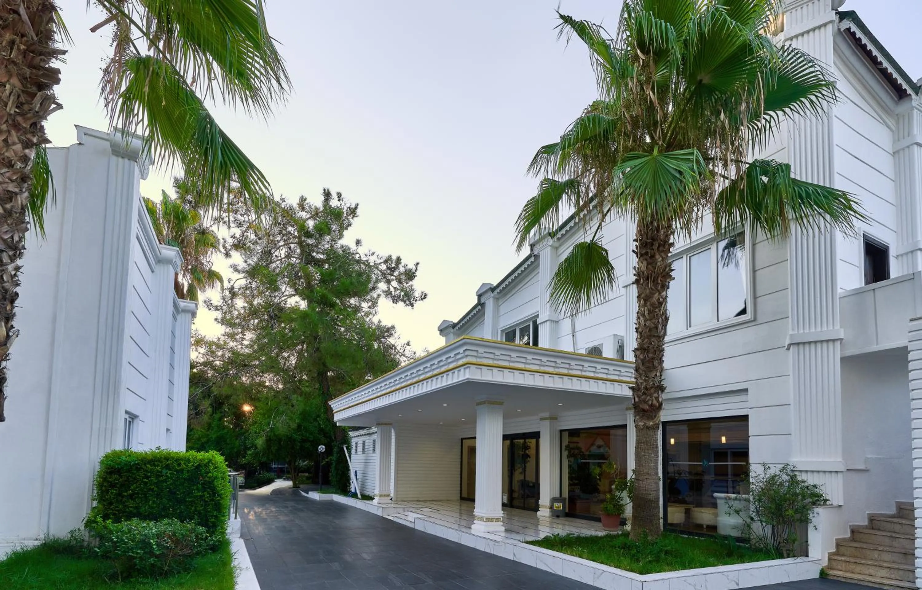 Facade/entrance, Property Building in Maya Golf Hotel