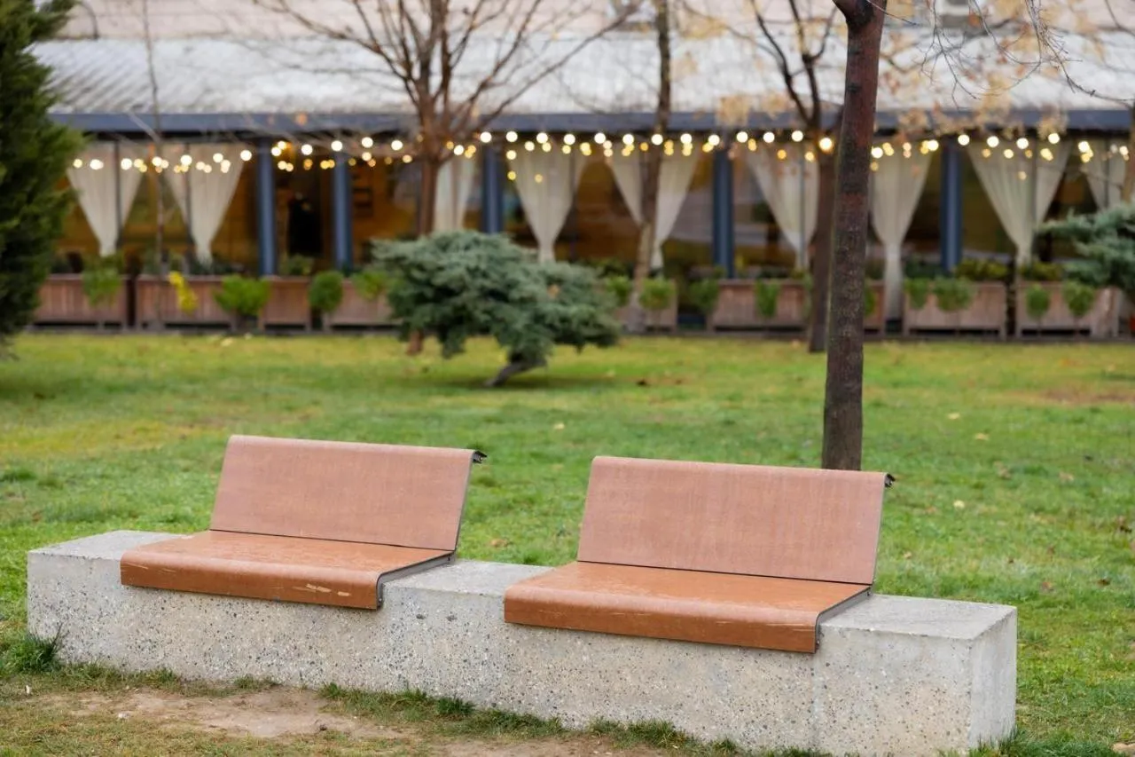 Natural landscape in Grand Hotel Baku Central Park