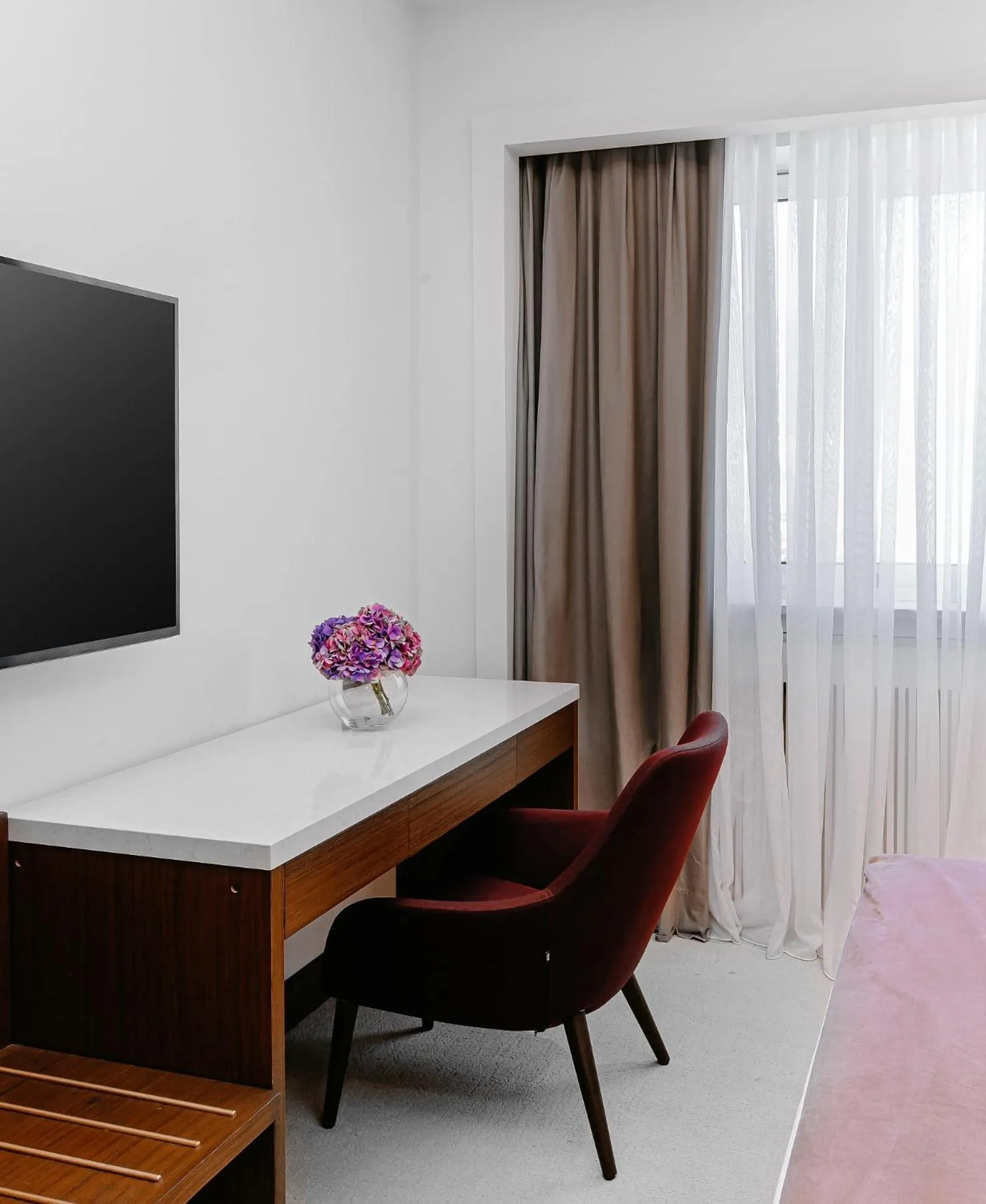 TV and multimedia in Qafqaz Riverside Hotel