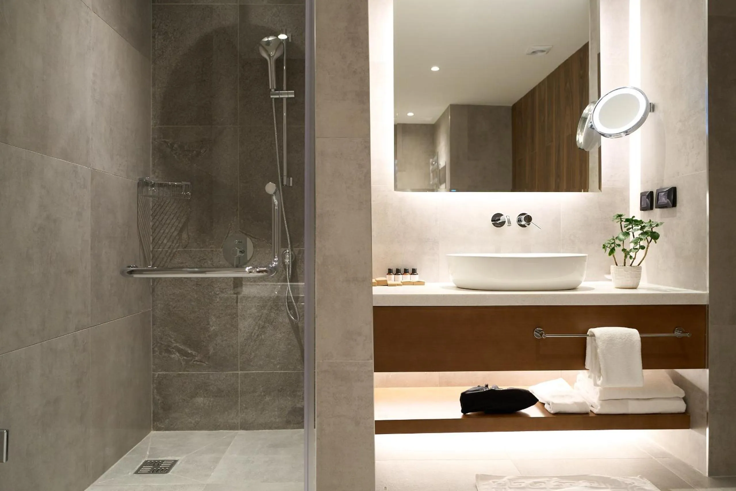 Shower in Qafqaz Riverside Hotel