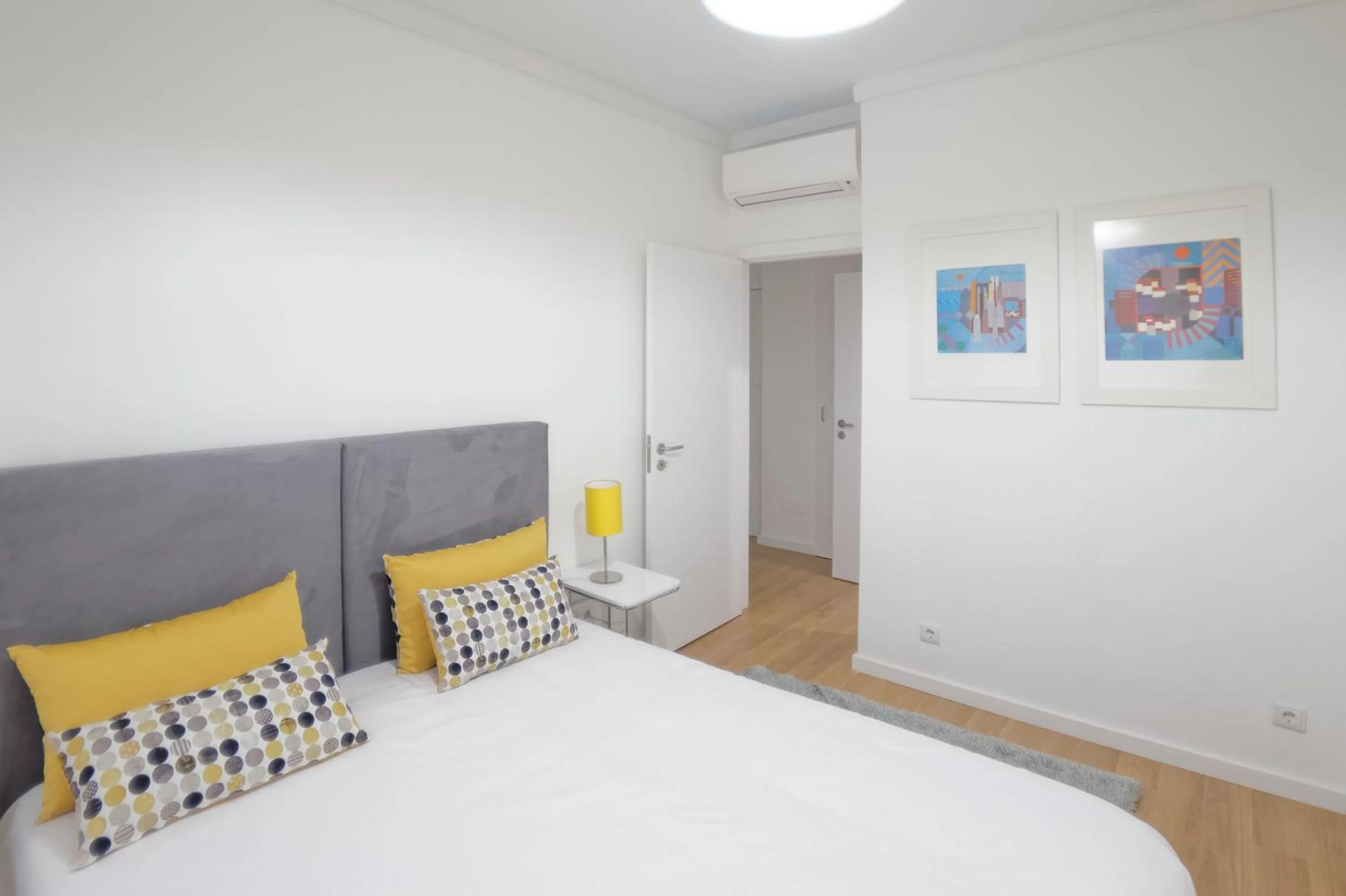 Bed in Luxury Anibal Cunha Apartments